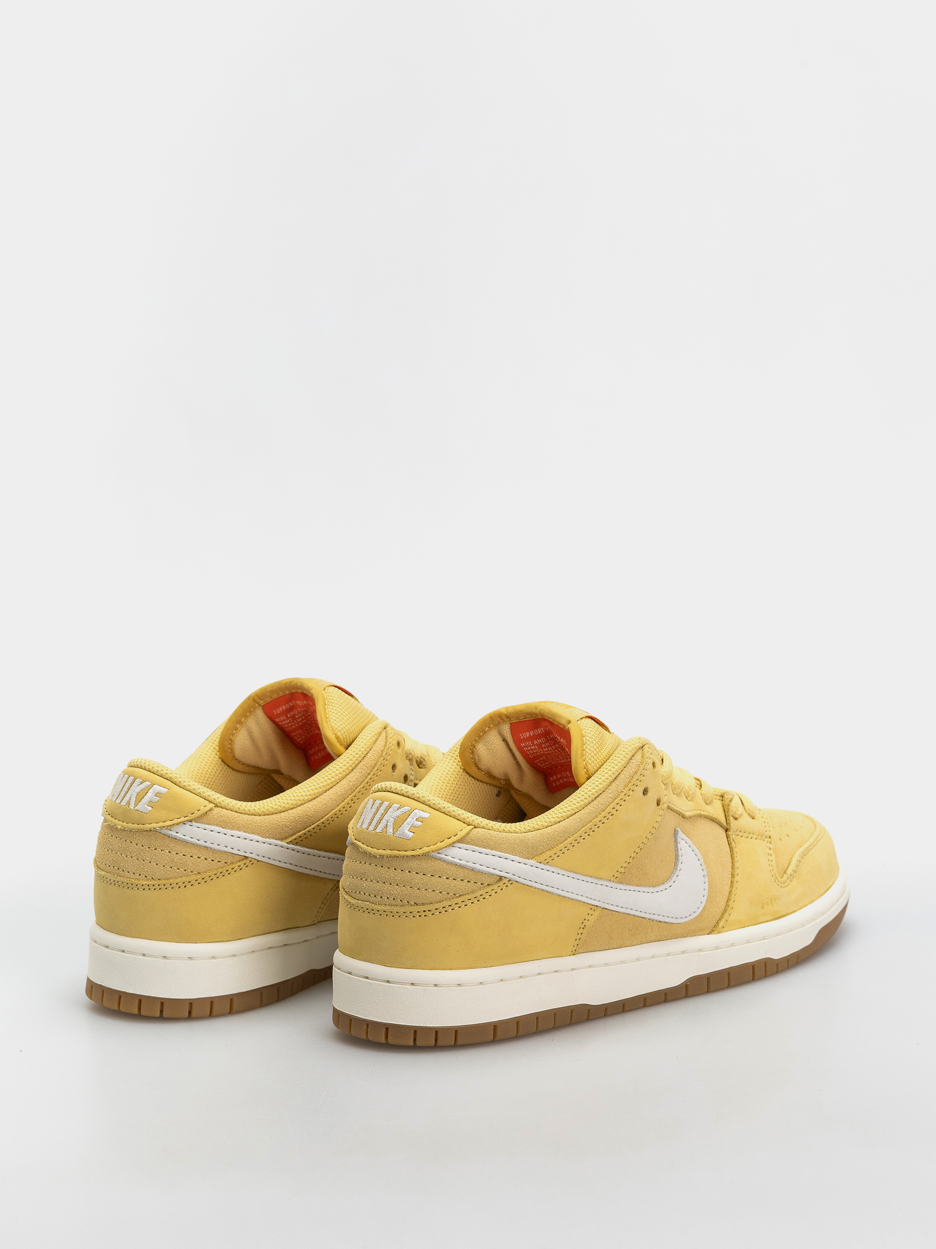 Pantofi Nike SB Dunk Low Pro (saturn gold/sail saturn gold solar flare)