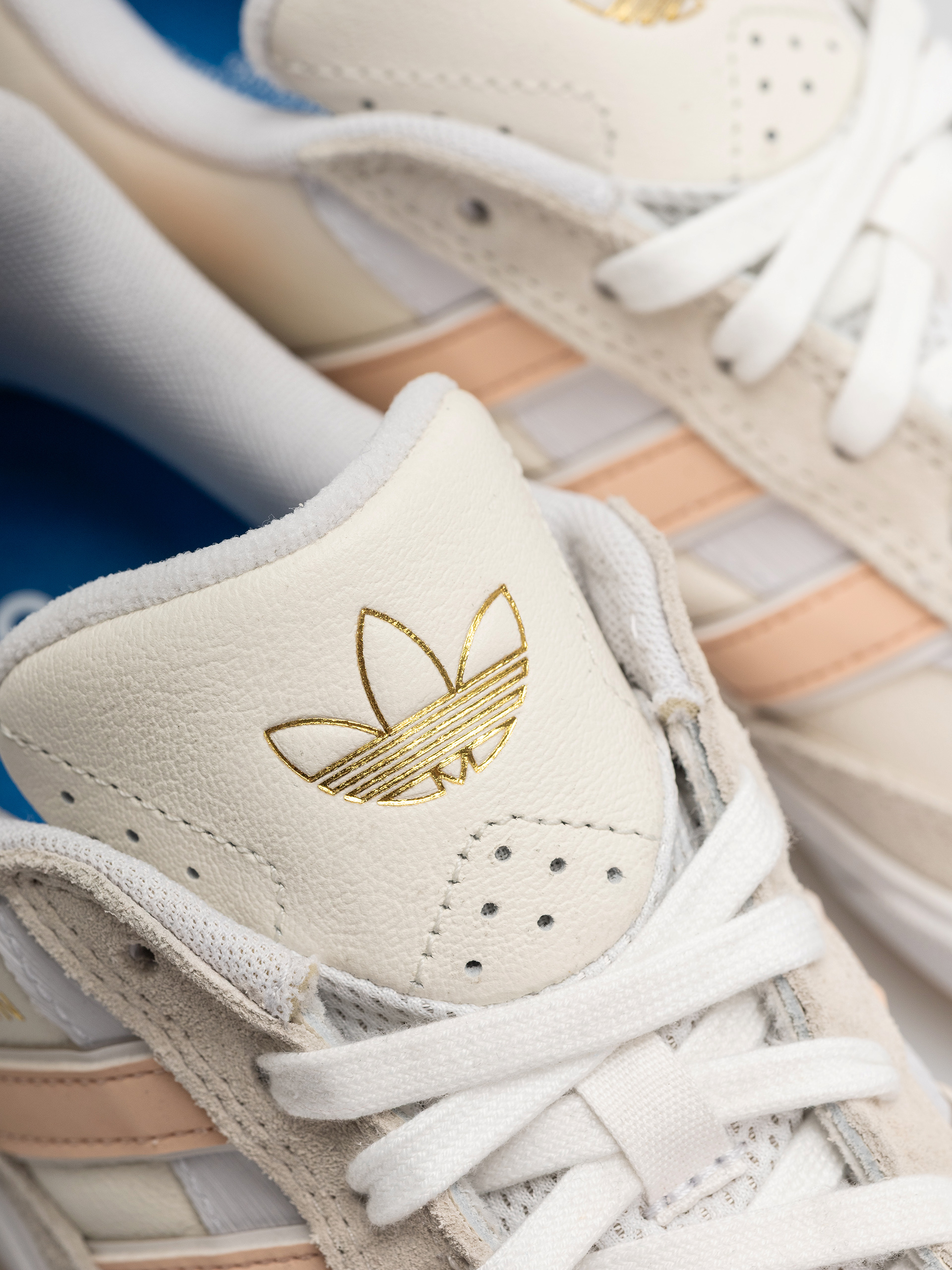 Pantofi adidas Tyshawn II (wonwhi/powcor/owhite)