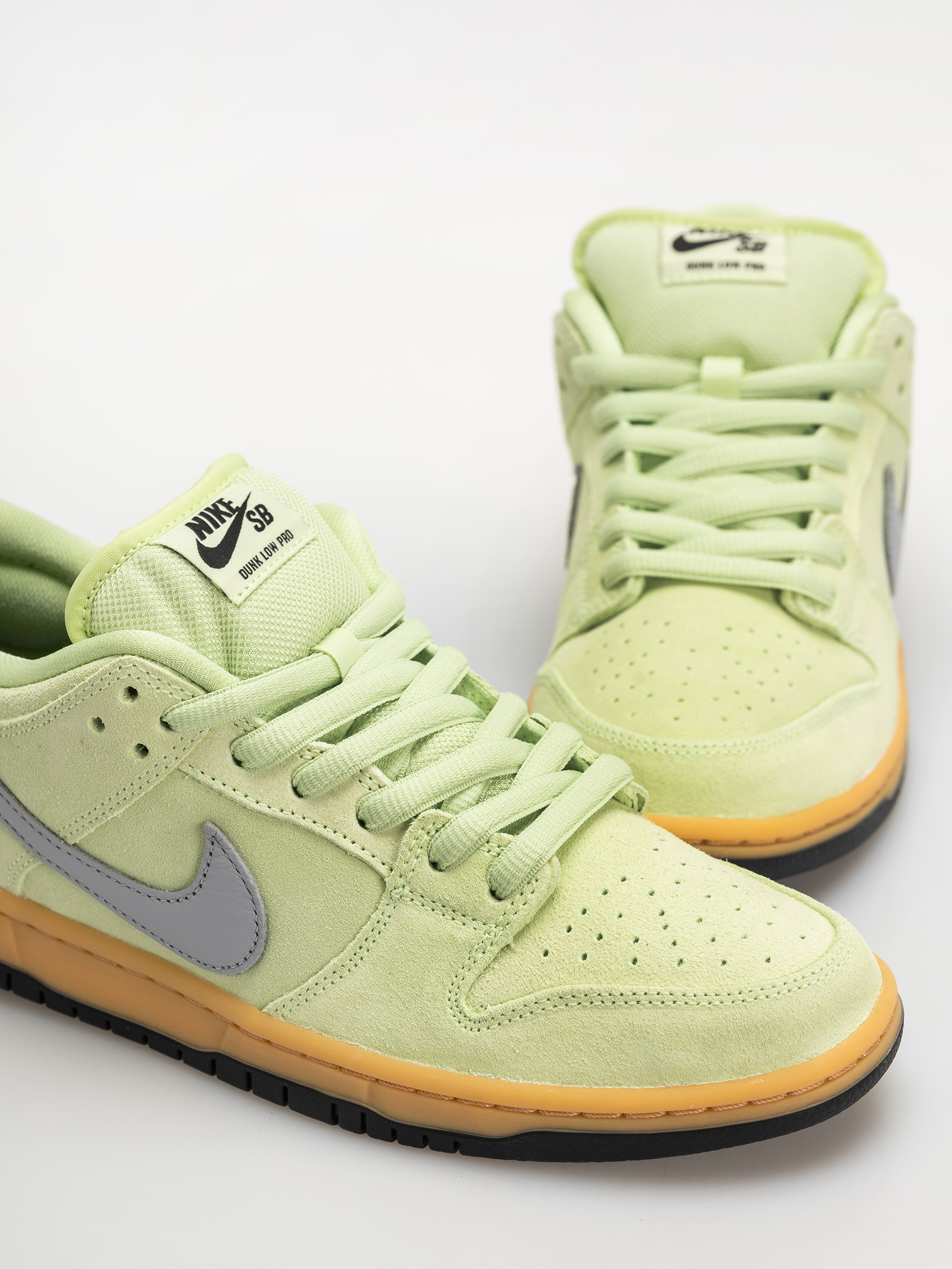 Pantofi Nike SB Dunk Low Pro Prm (lt liquid lime/wolf grey black)