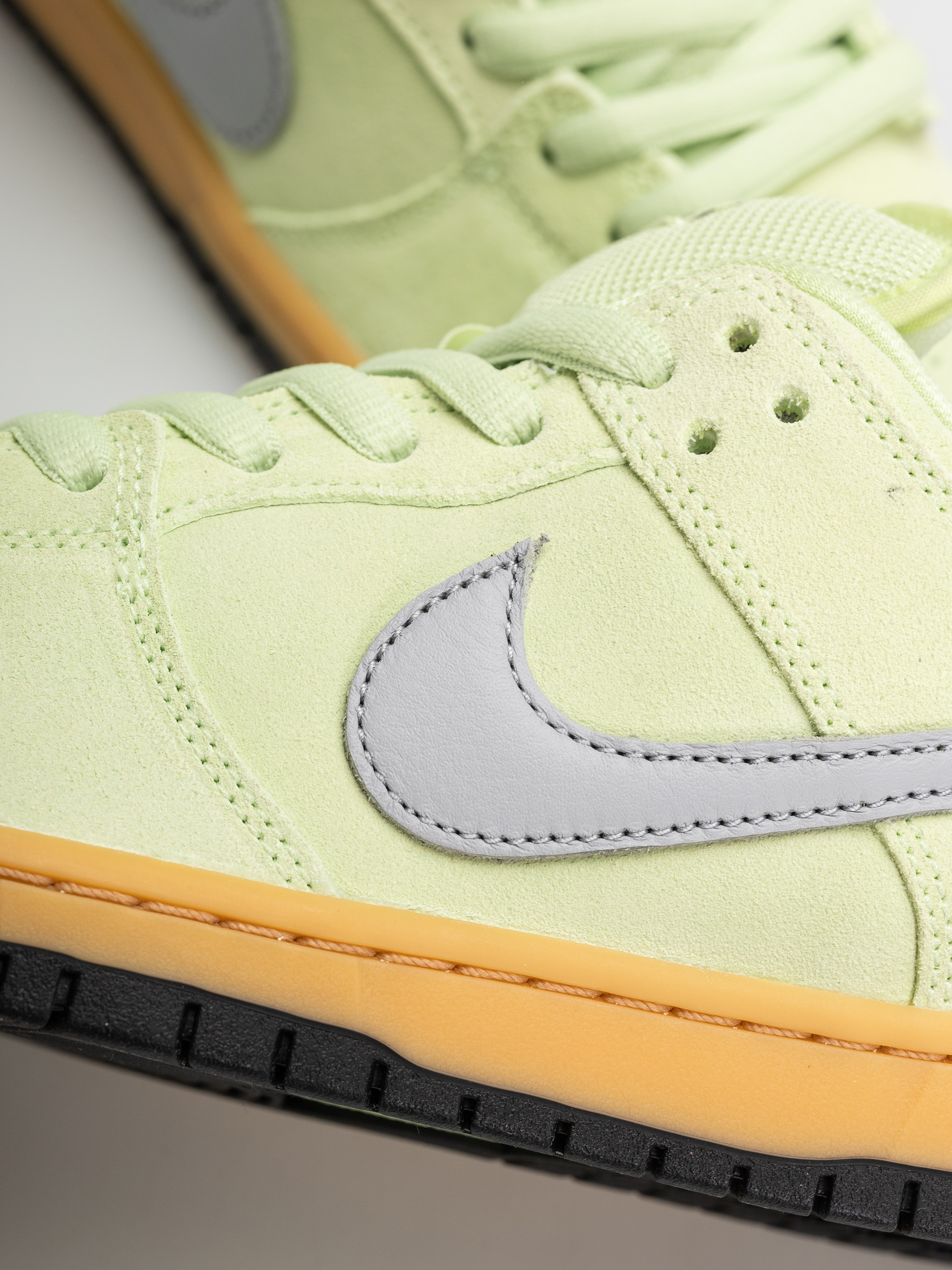 Pantofi Nike SB Dunk Low Pro Prm (lt liquid lime/wolf grey black)