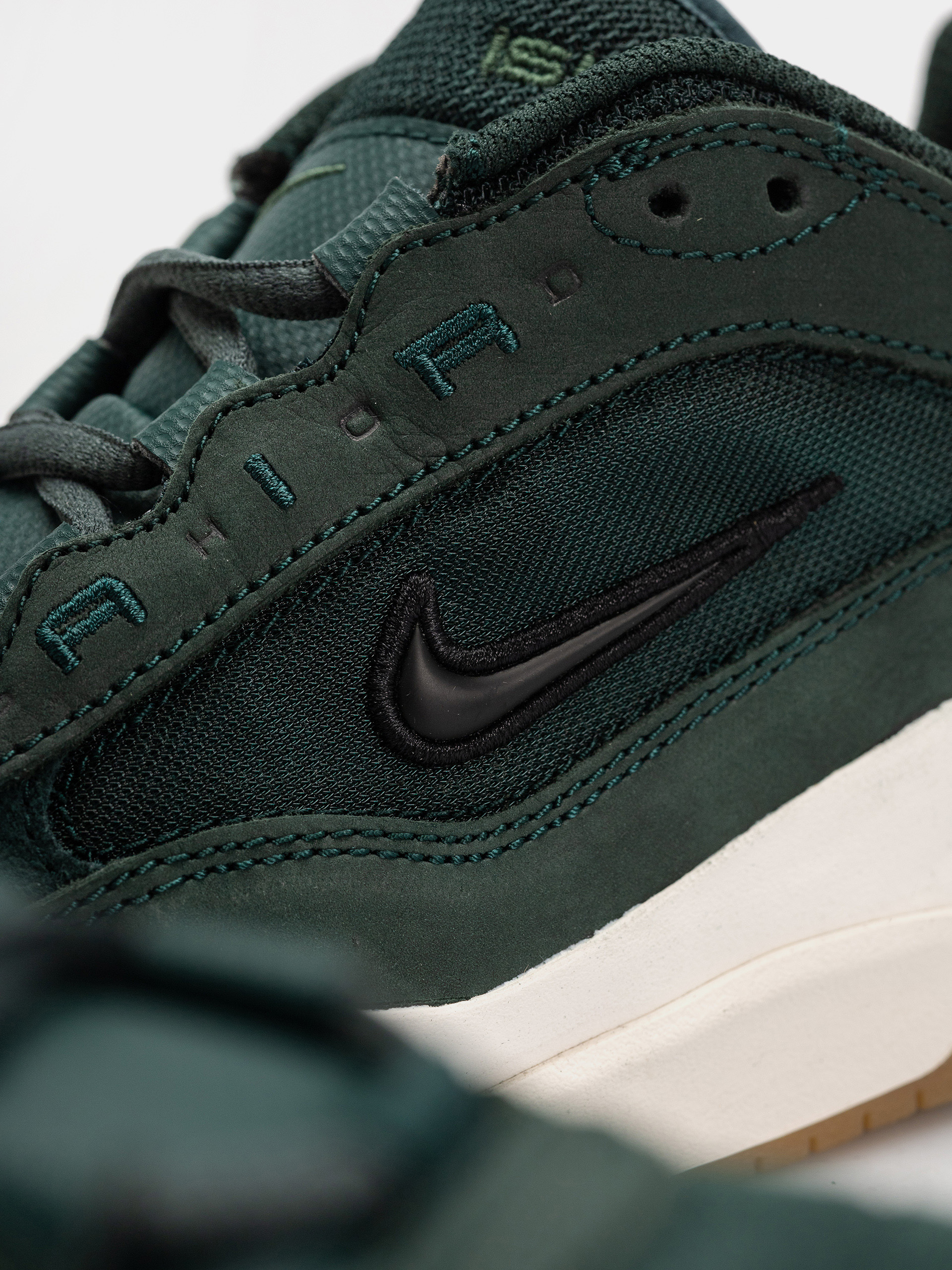 Pantofi Nike SB Air Max Ishod Iso (deep fir/black fir sail)