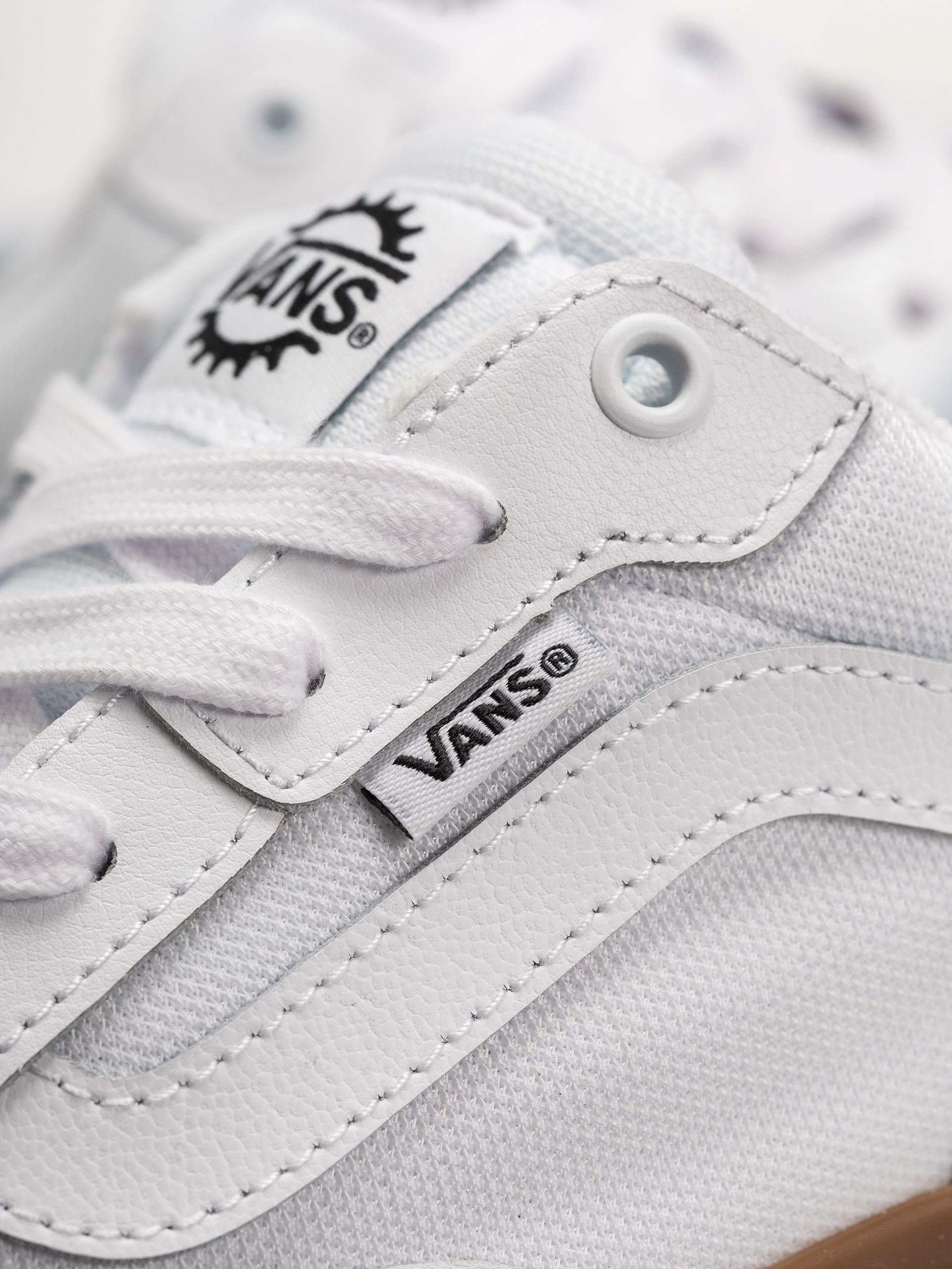 Pantofi Vans Bmx Proof Wafflecup (white/gum)