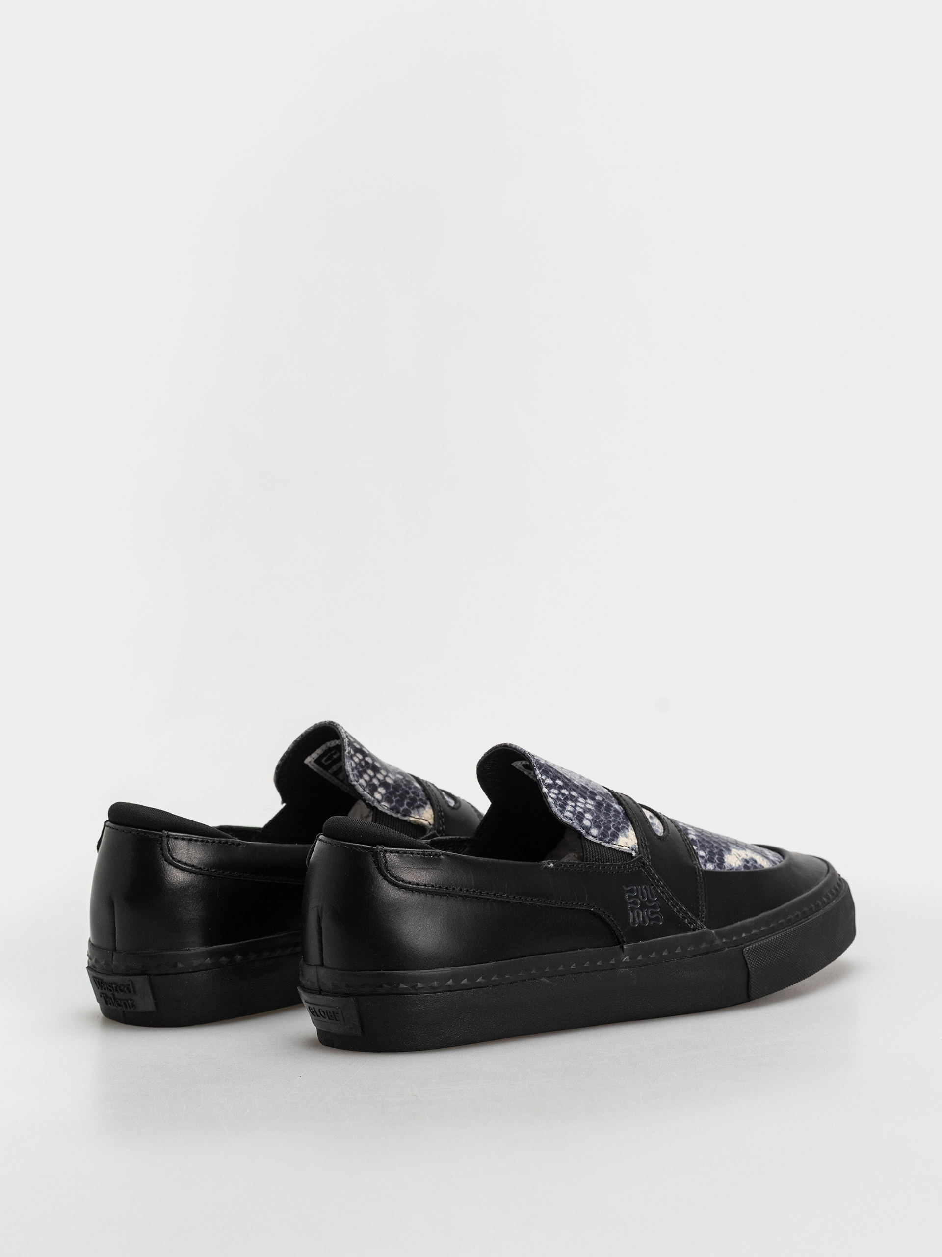 Pantofi Globe Liaizon (wasted talent black/snake)