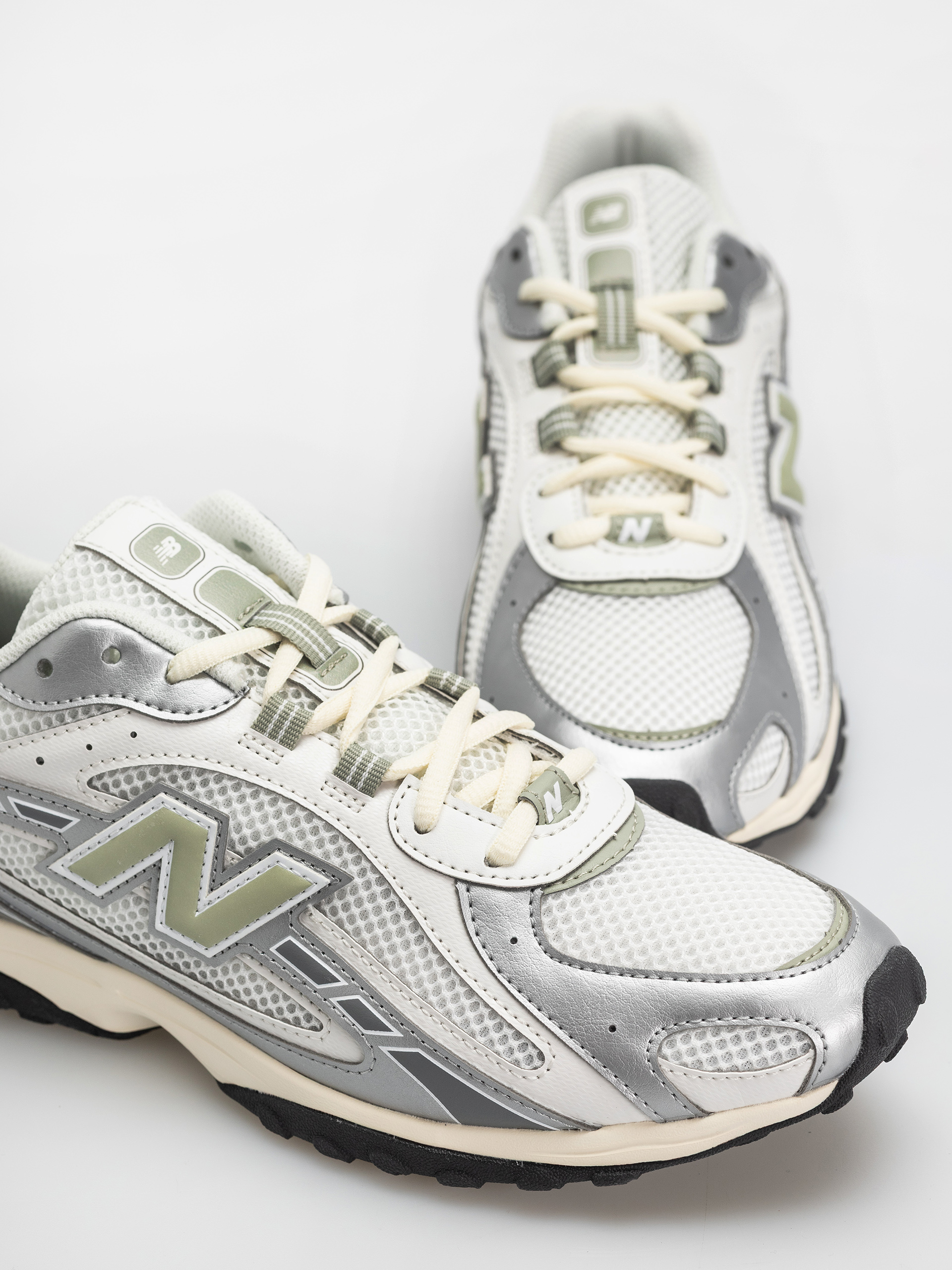 Pantofi New Balance 204 (silver metallic/garter snake swb)