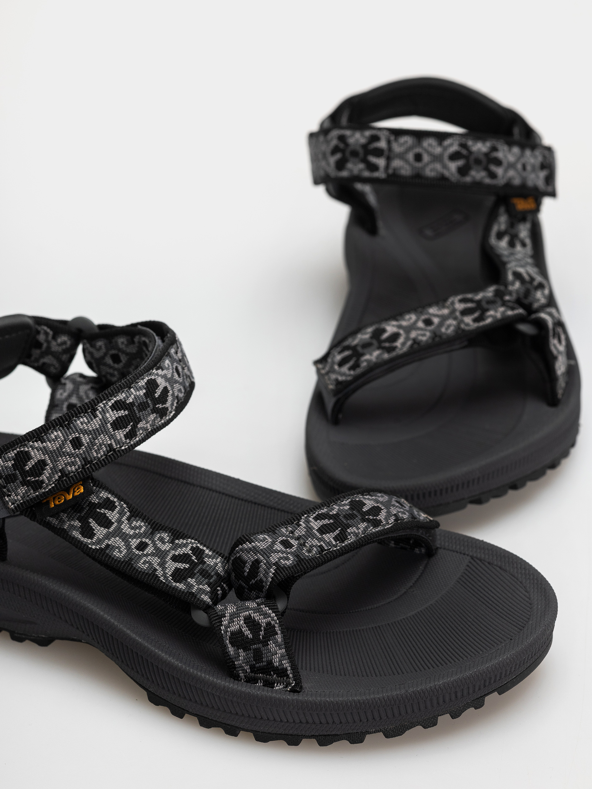 Sandale Teva Winsted Wmn (archive floral black/grey)