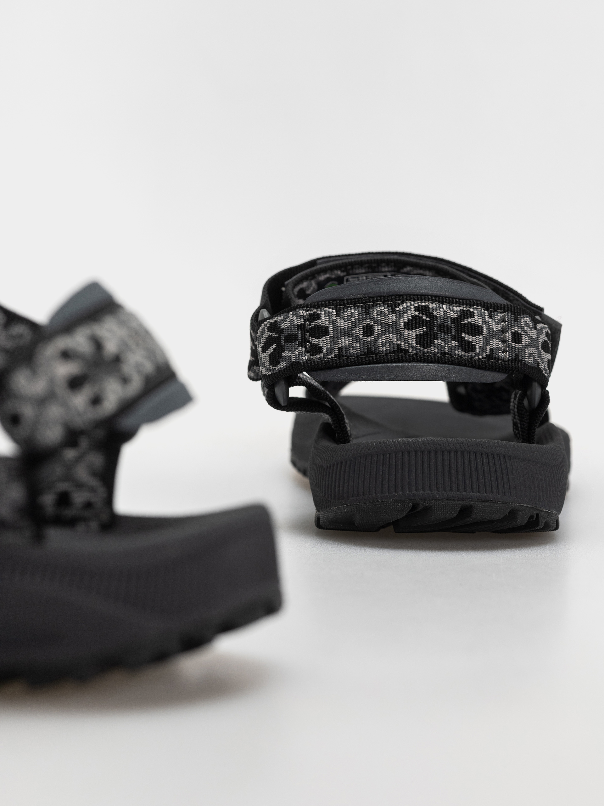 Sandale Teva Winsted Wmn (archive floral black/grey)