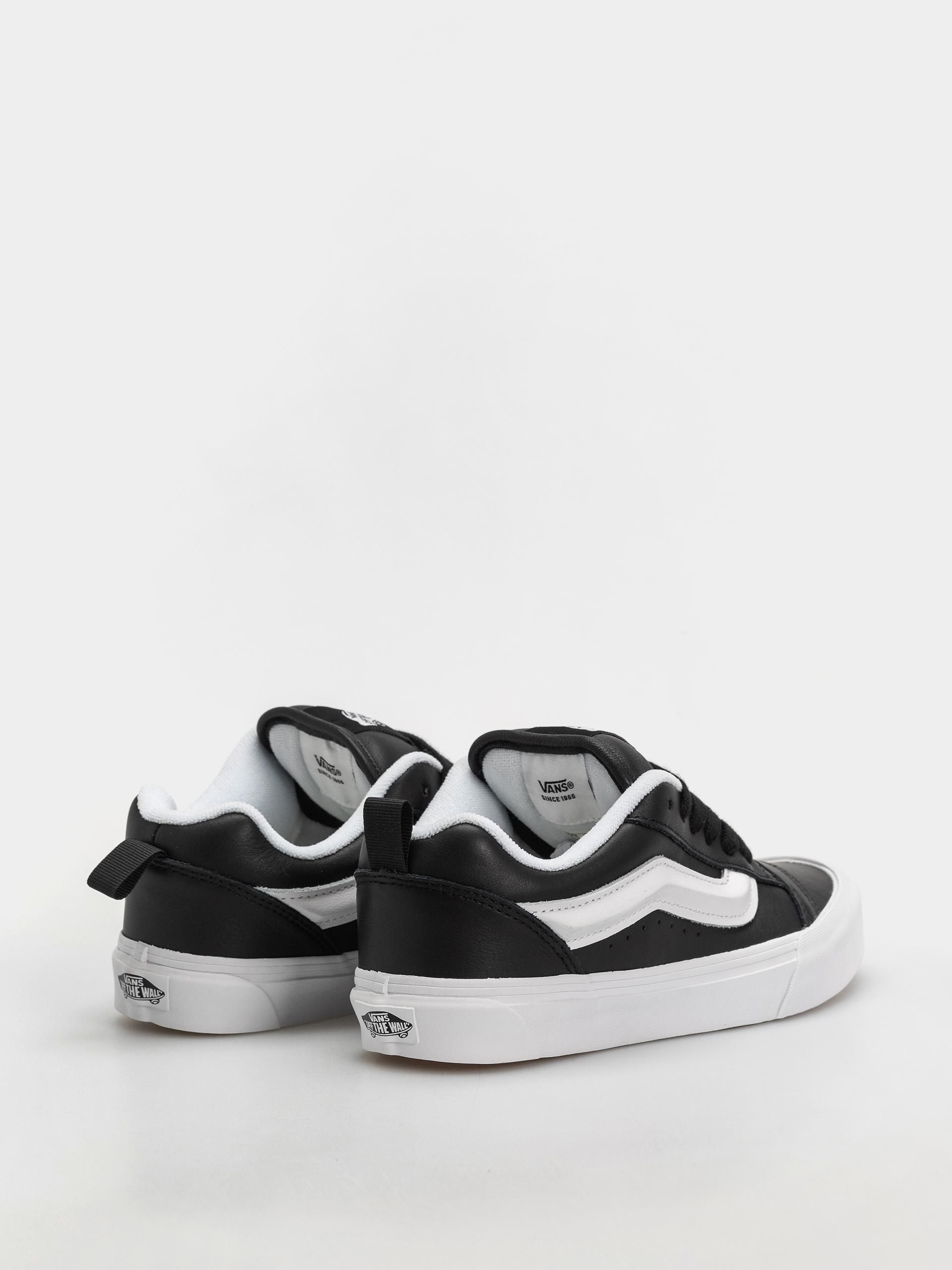 Pantofi Vans Knu Skool (black/true whit)