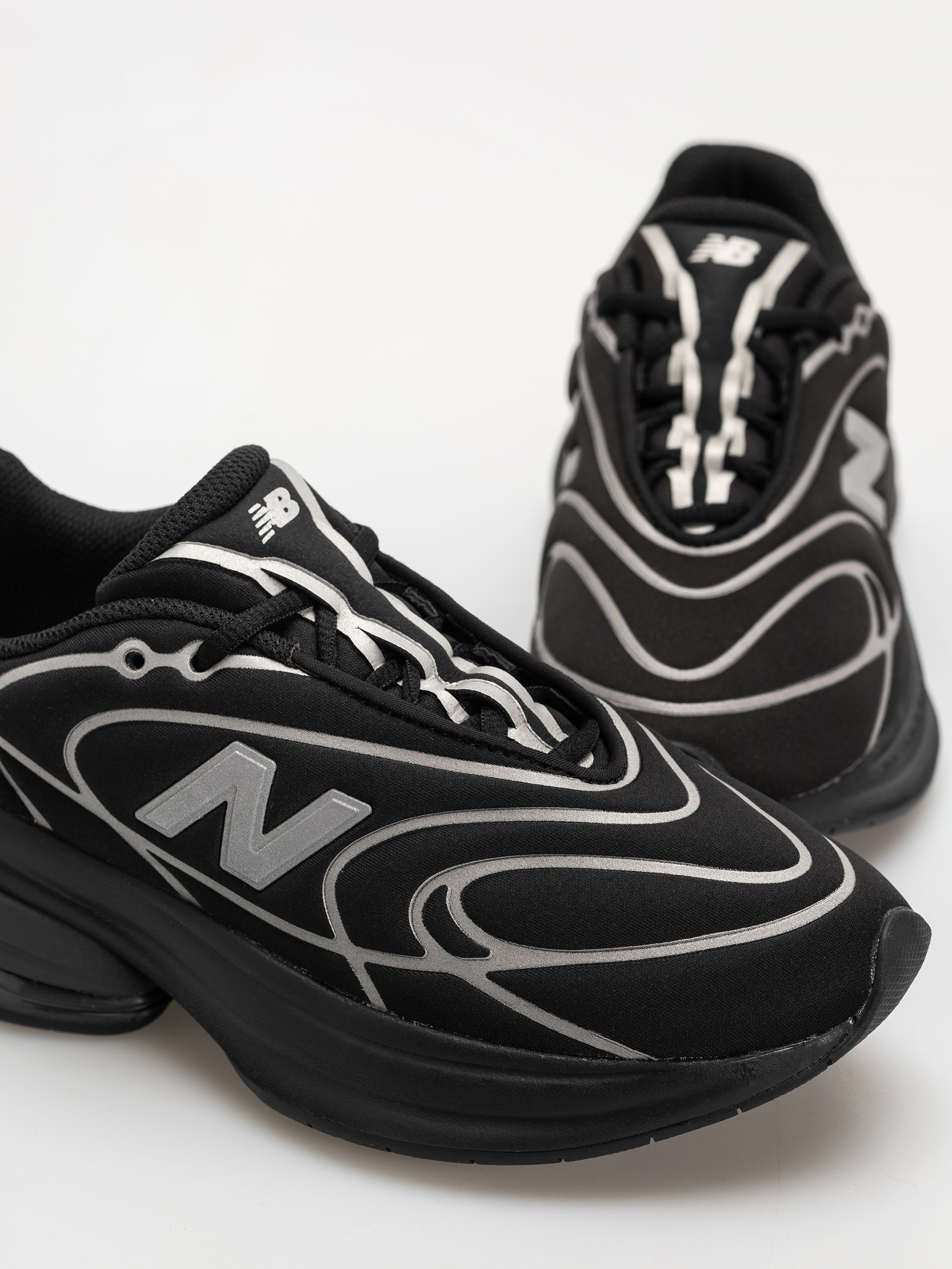 Pantofi New Balance 5030 (black/silver metallic)