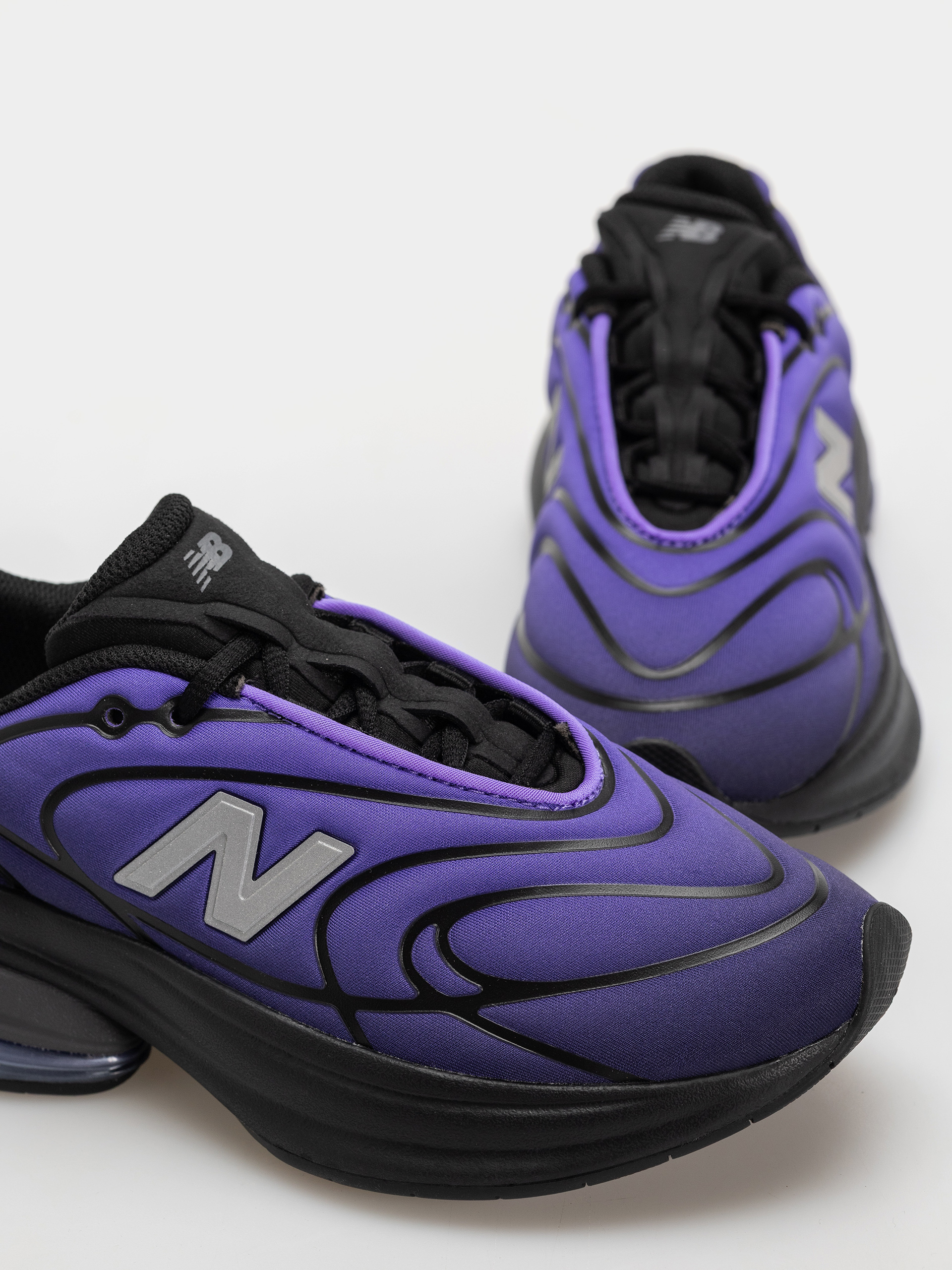 Pantofi New Balance 5030 (black/electric indigo)