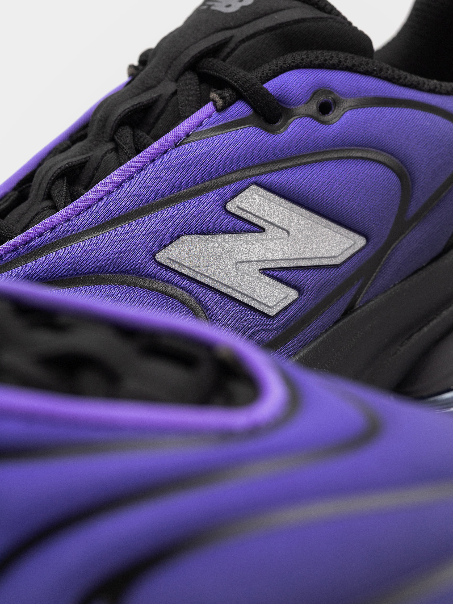 Pantofi New Balance 5030 (black/electric indigo)