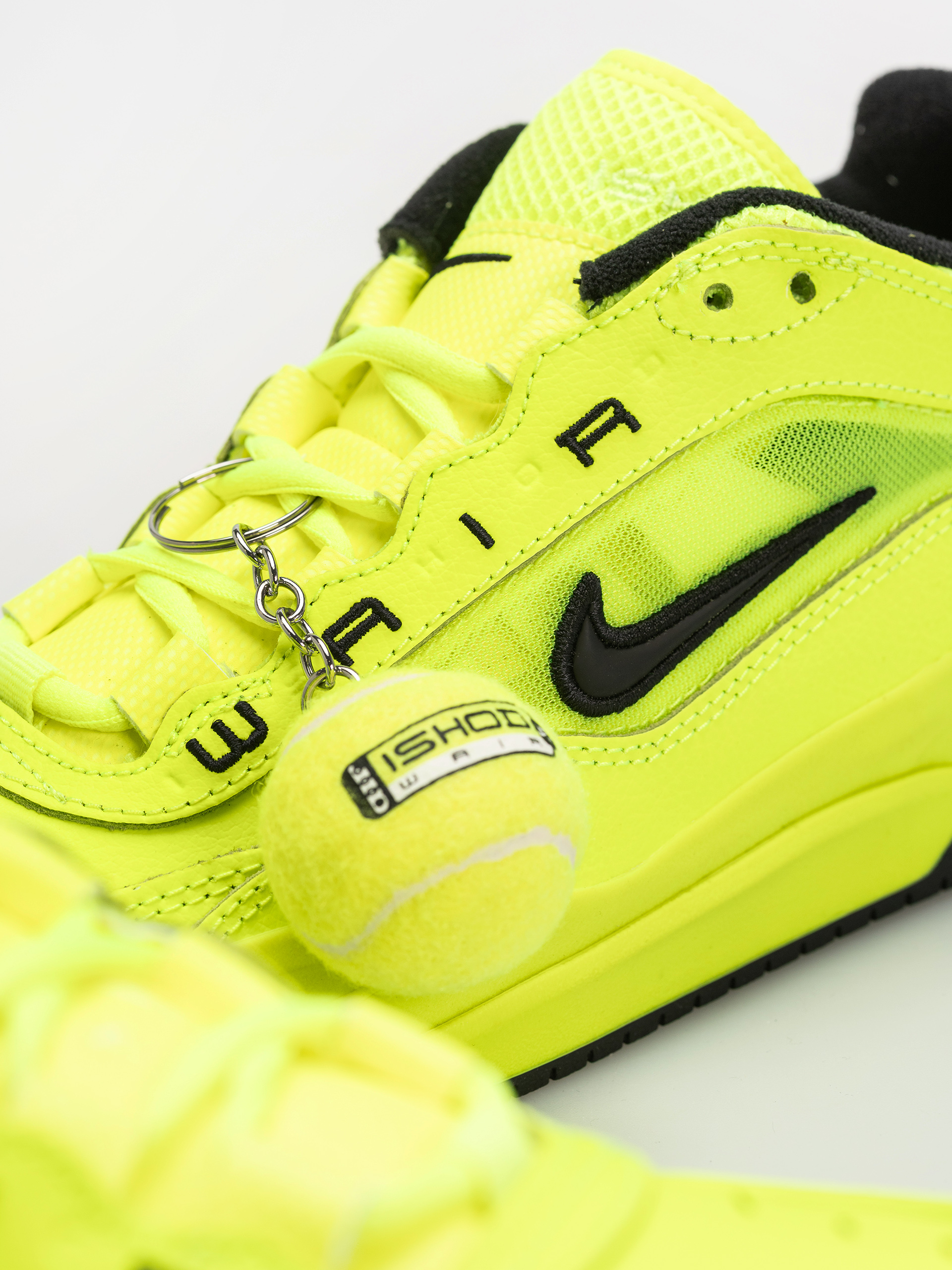 Pantofi Nike SB Air Max Ishod Premium (volt/black/volt/black)