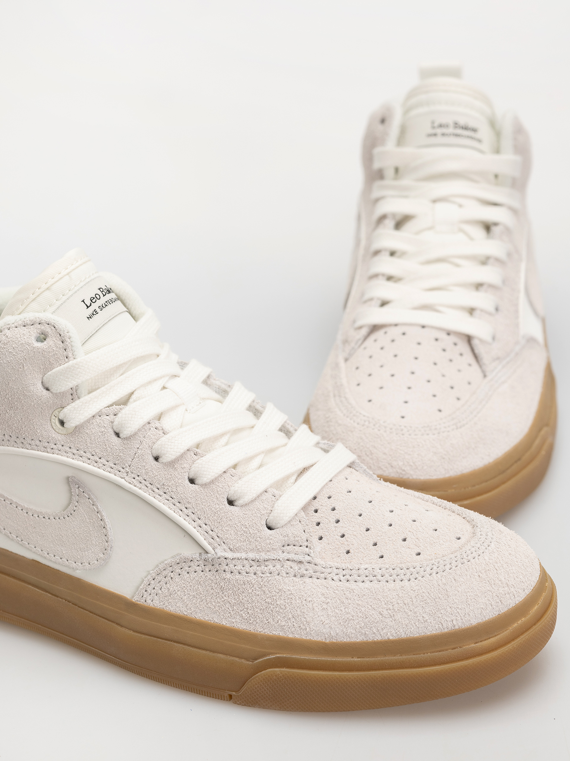 Pantofi Nike SB React Leo (sail/sail/sail/gum light brown)