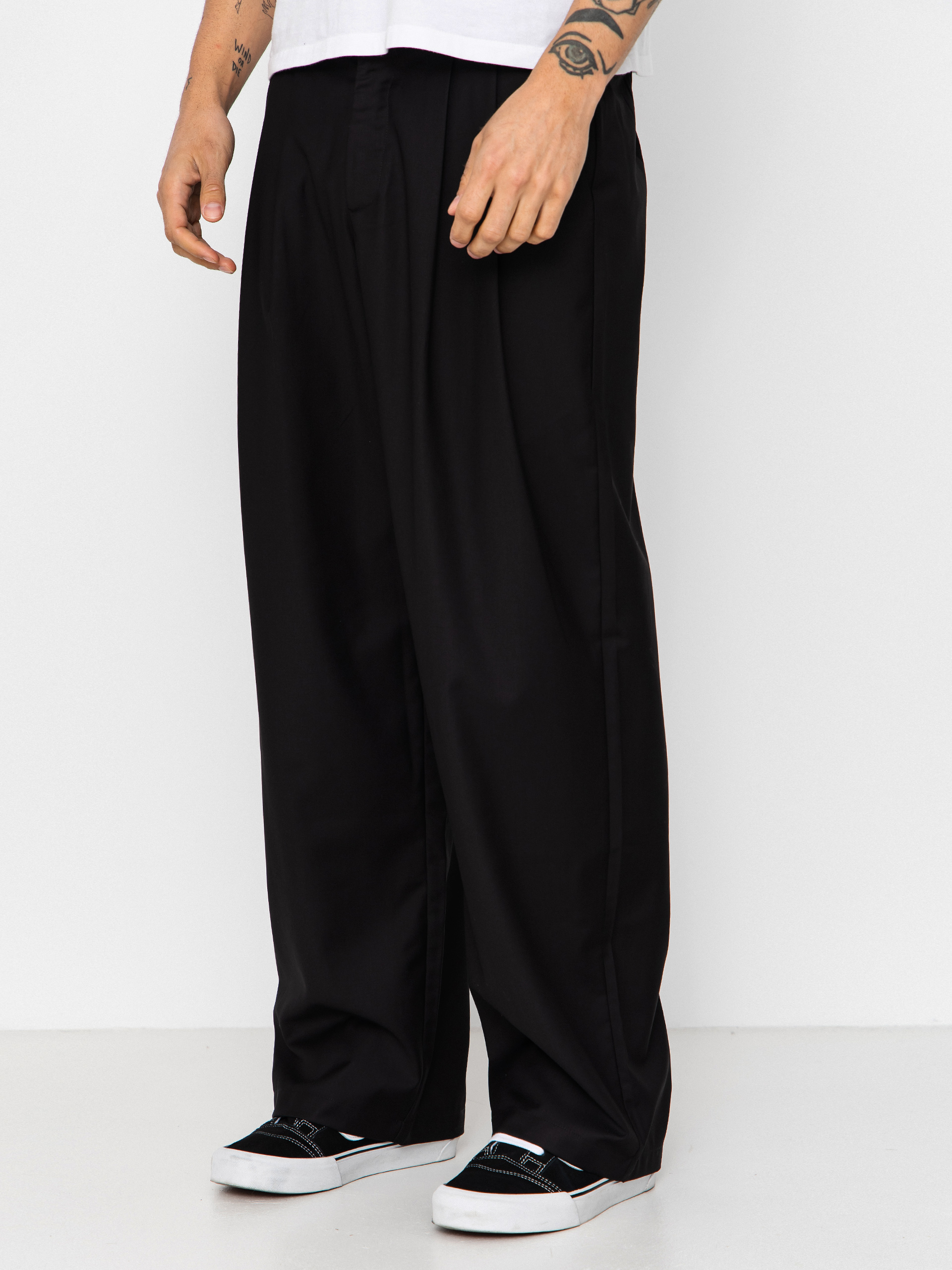 Pantaloni Wasted Paris Pleated (black)