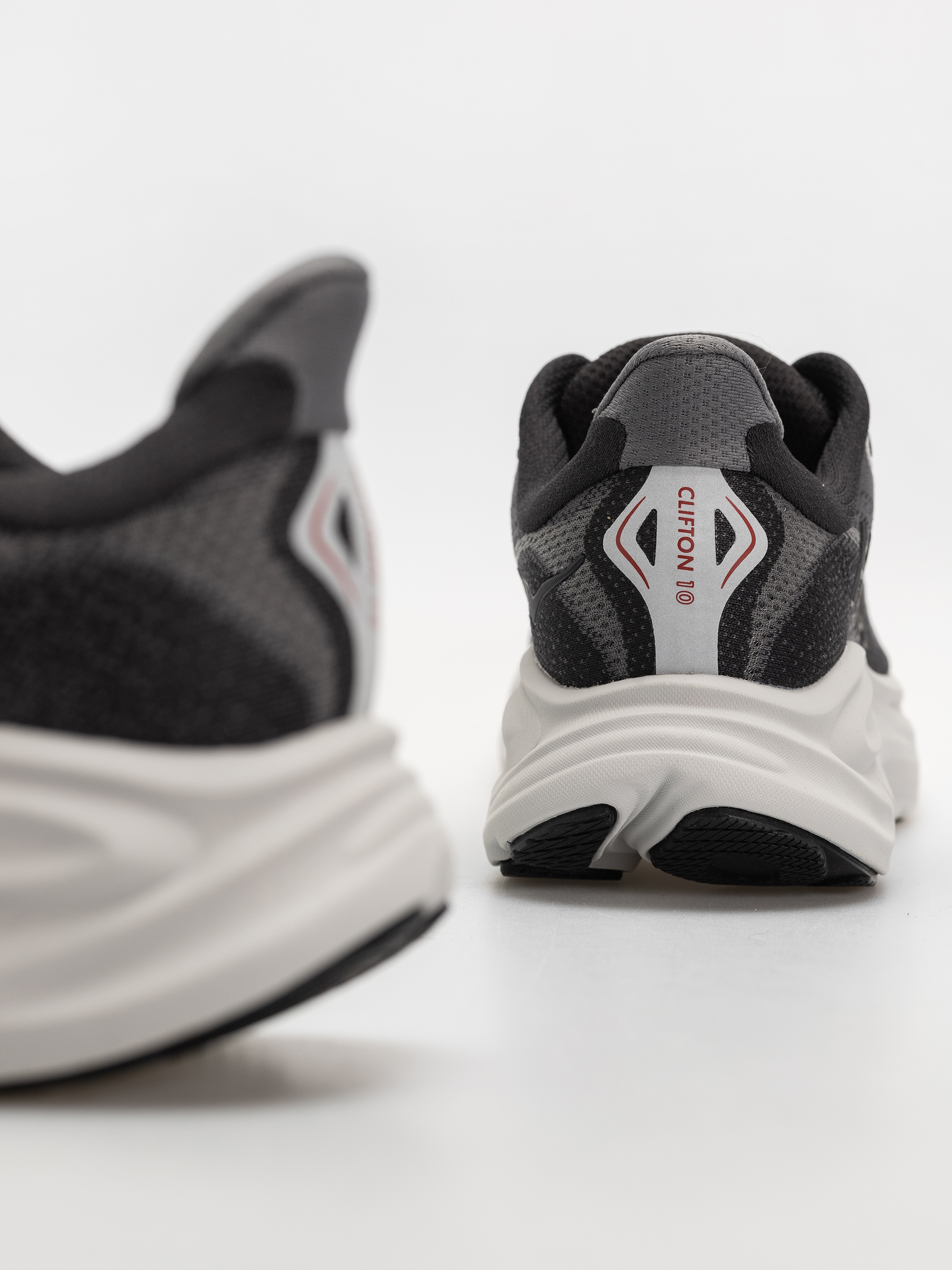 Pantofi Hoka Clifton 10 (carbon black/satellite grey)