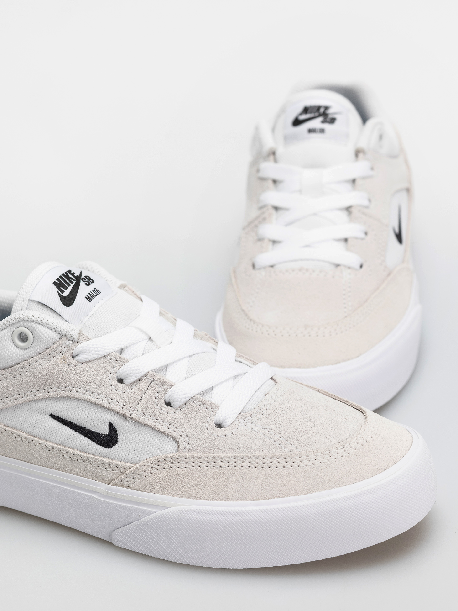 Pantofi Nike SB Malor (white/black/summit white/gum light brown)