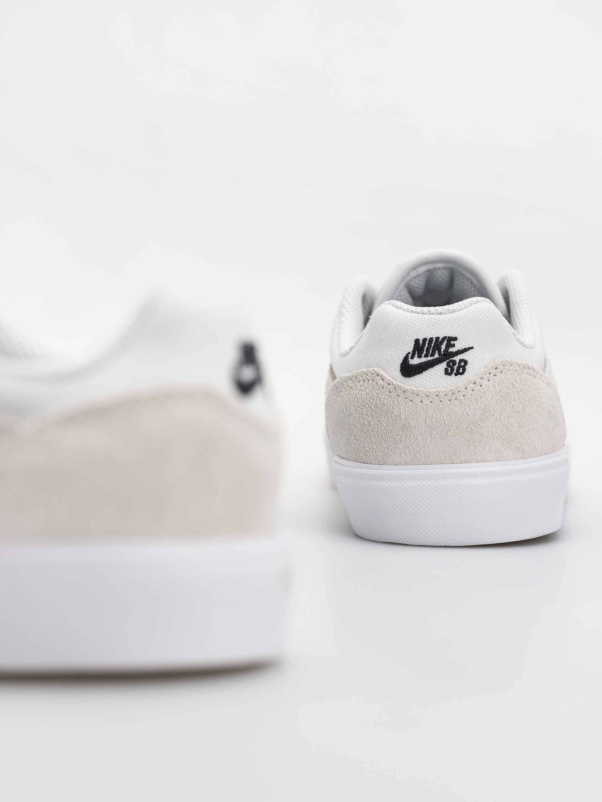 Pantofi Nike SB Malor (white/black/summit white/gum light brown)