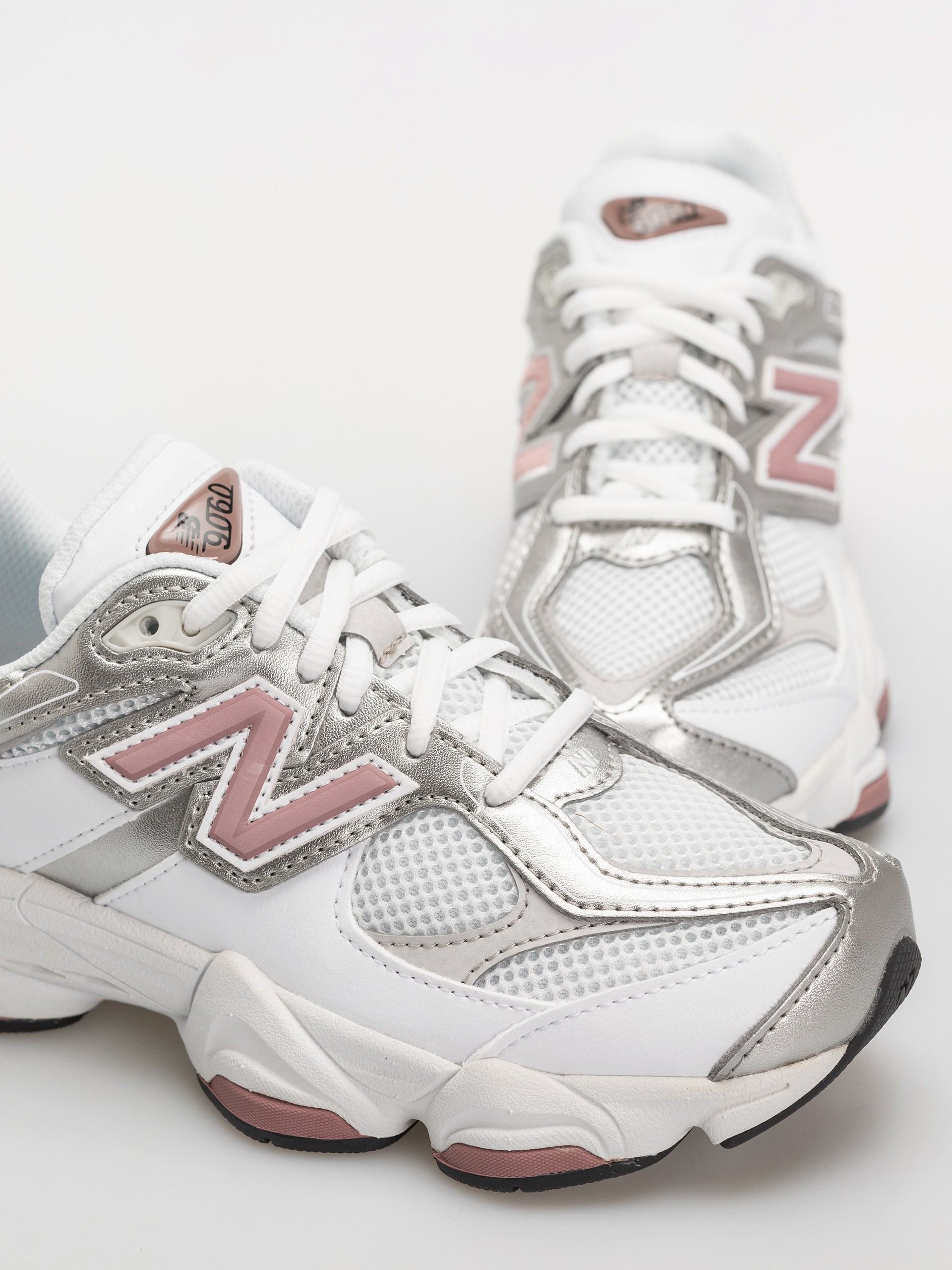 Pantofi New Balance 9060 JR (103 white/rosewood)