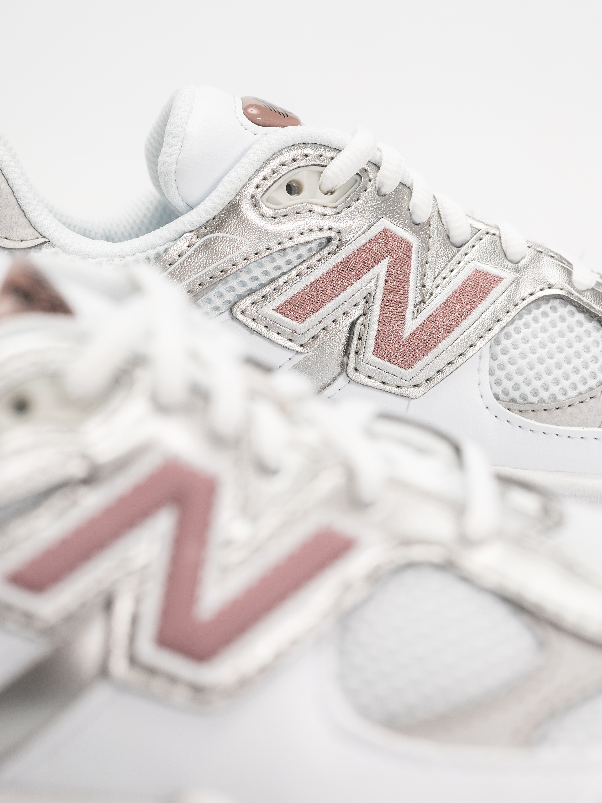 Pantofi New Balance 9060 JR (103 white/rosewood)