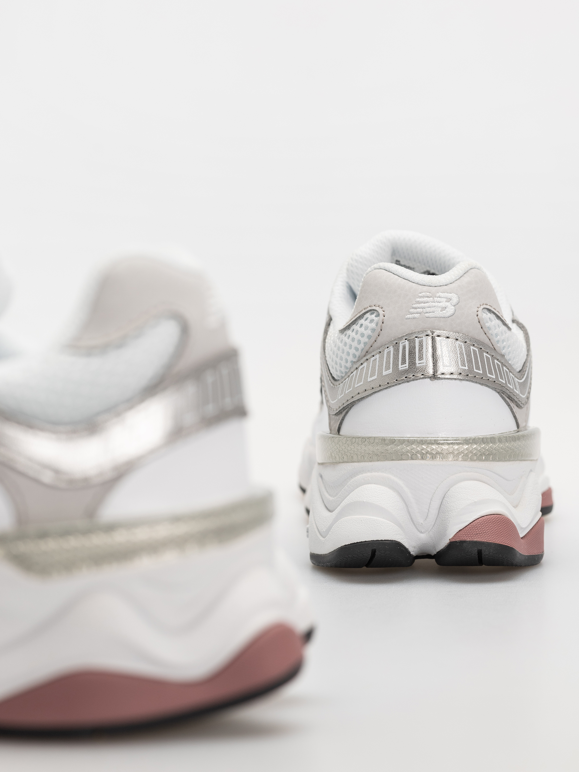 Pantofi New Balance 9060 JR (103 white/rosewood)
