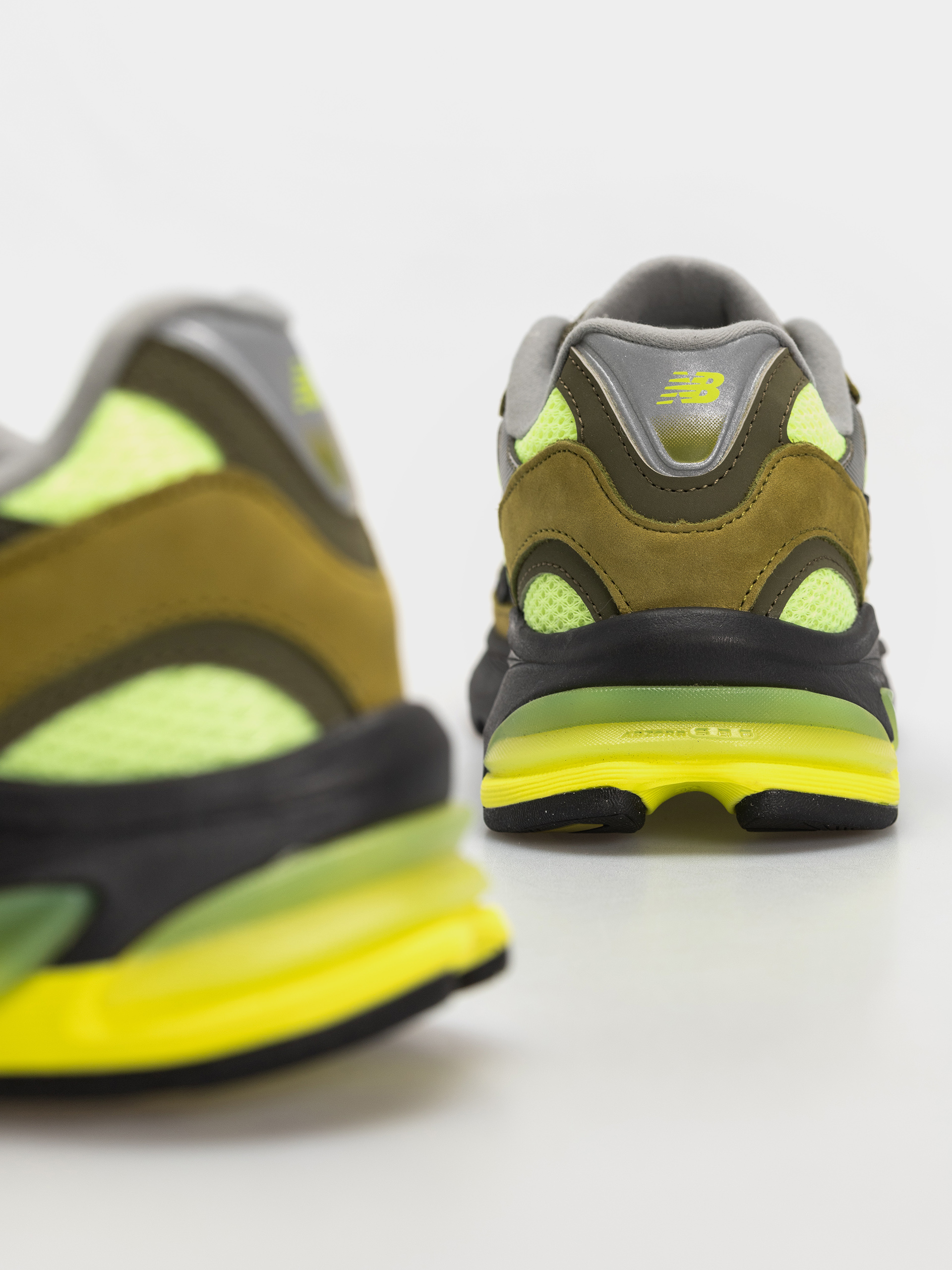 Pantofi New Balance 2010 (sea moss/afterglow/alkaline green)