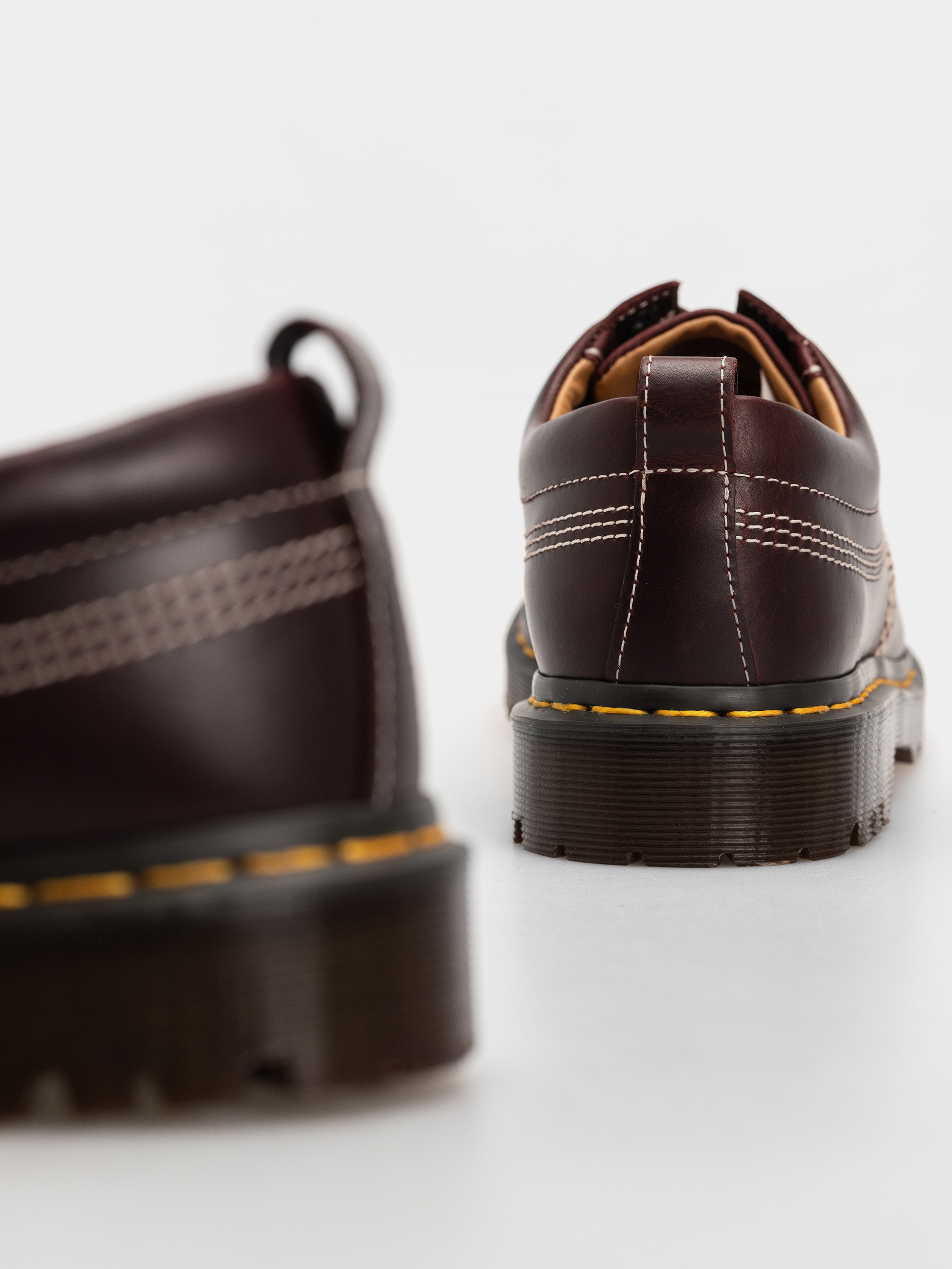 Pantofi Dr. Martens Lowell (cherry red orleans)
