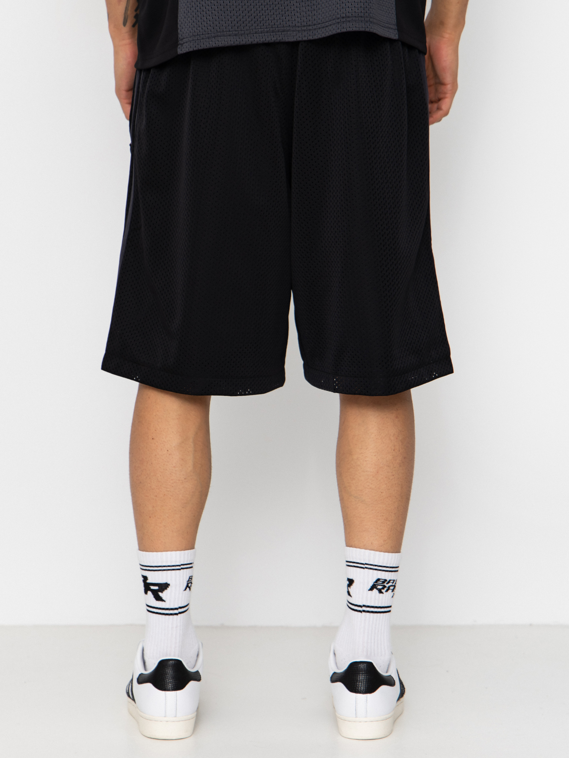 Pantaloni scurți adidas Tyshawn B (black/magold/carbon)