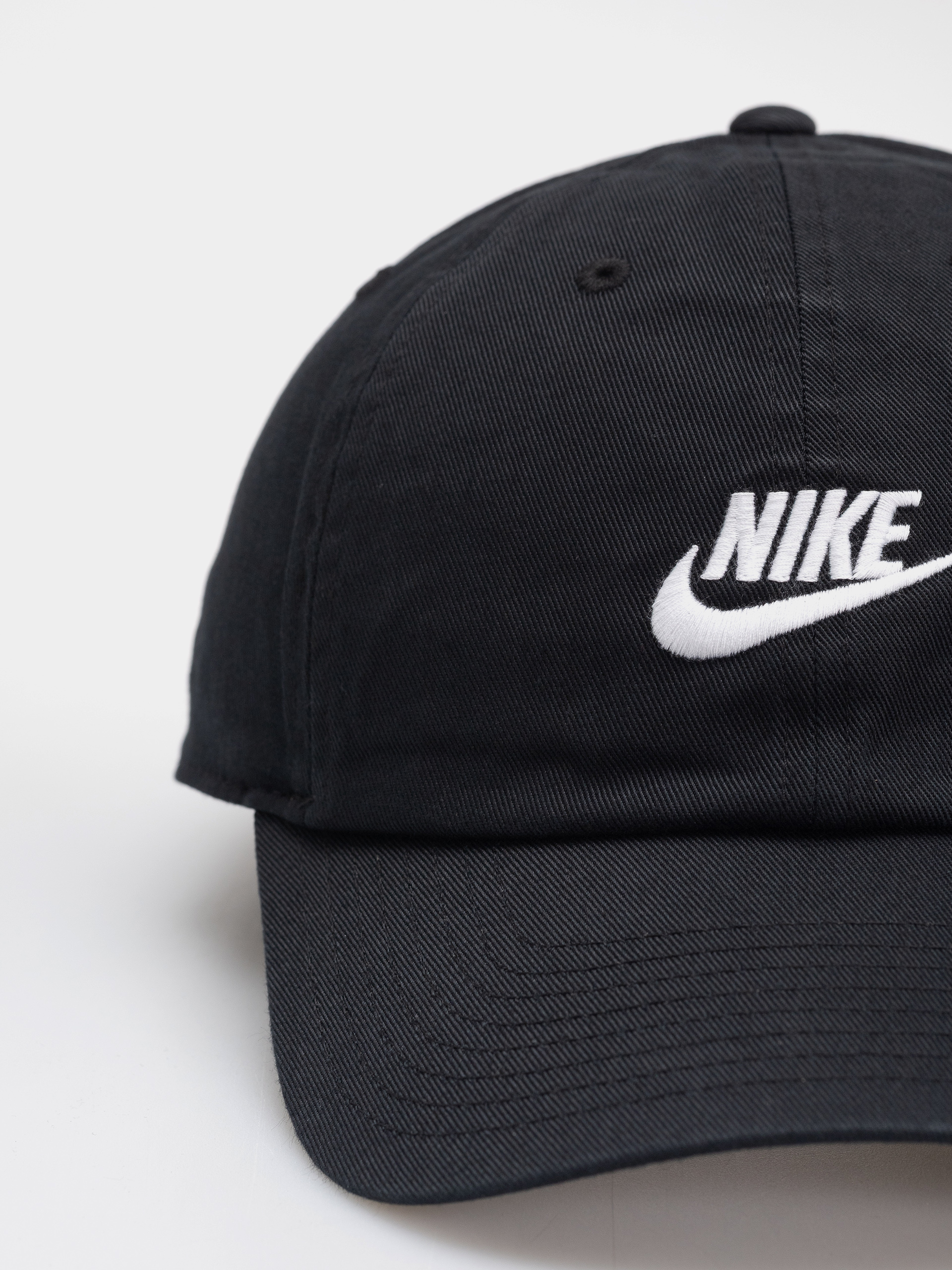 Șapcă Nike SB Club (black/white)