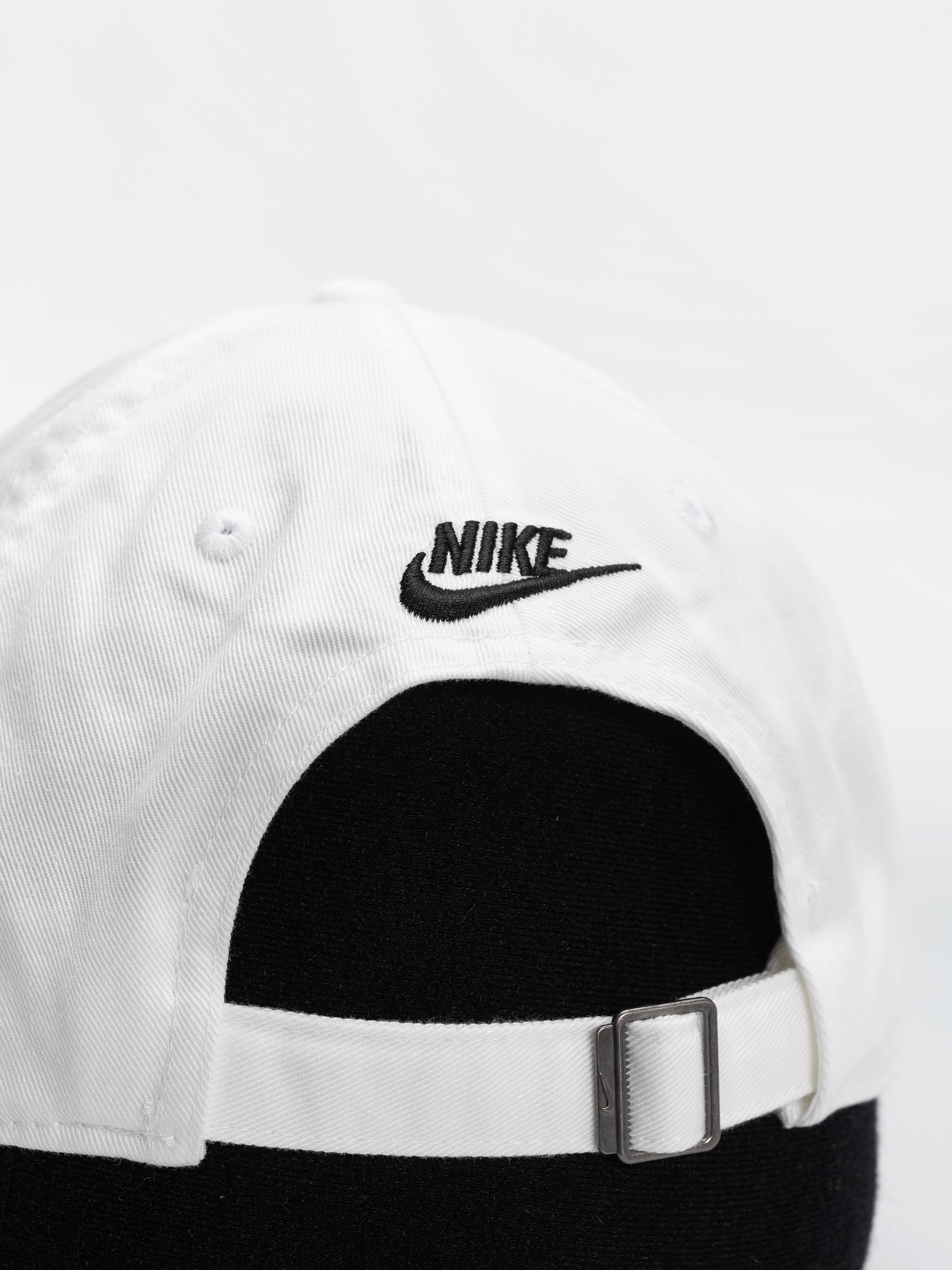 Șapcă Nike SB Club Just Do It (white/black)