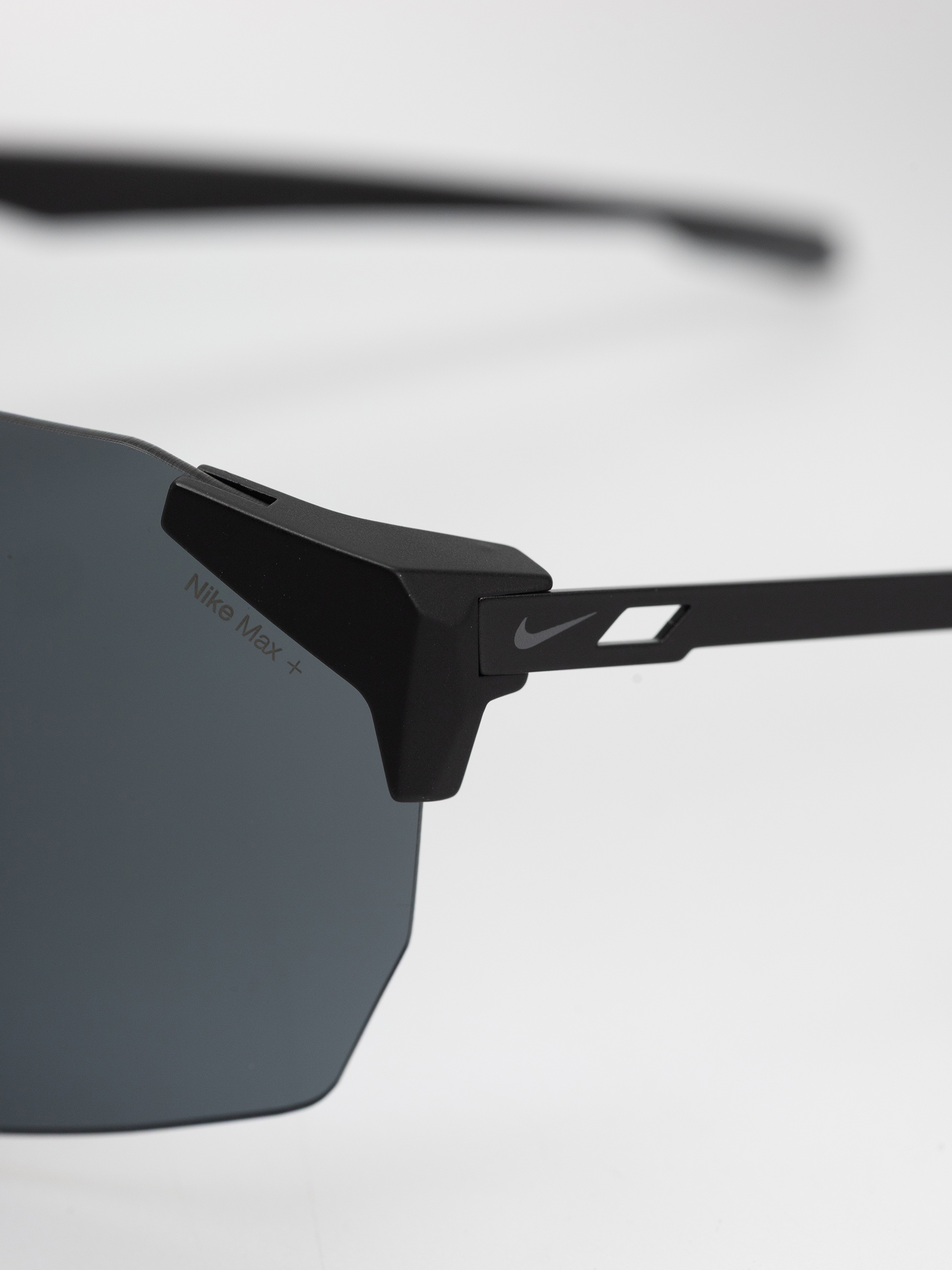Ochelari de soare Nike Limitless Shield (matte black/grey)