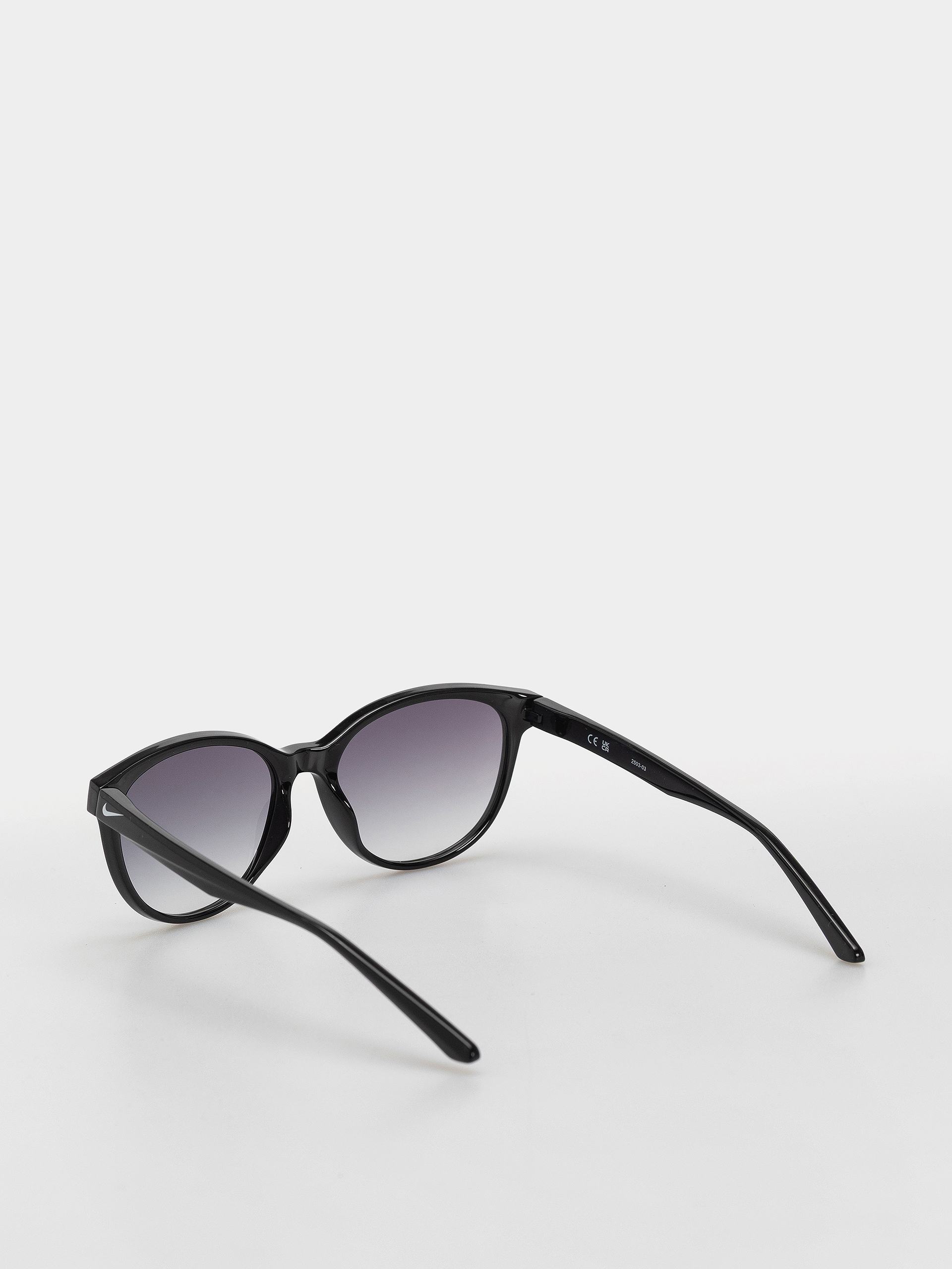 Ochelari de soare Nike Vital Trend (black/smoke gradient)