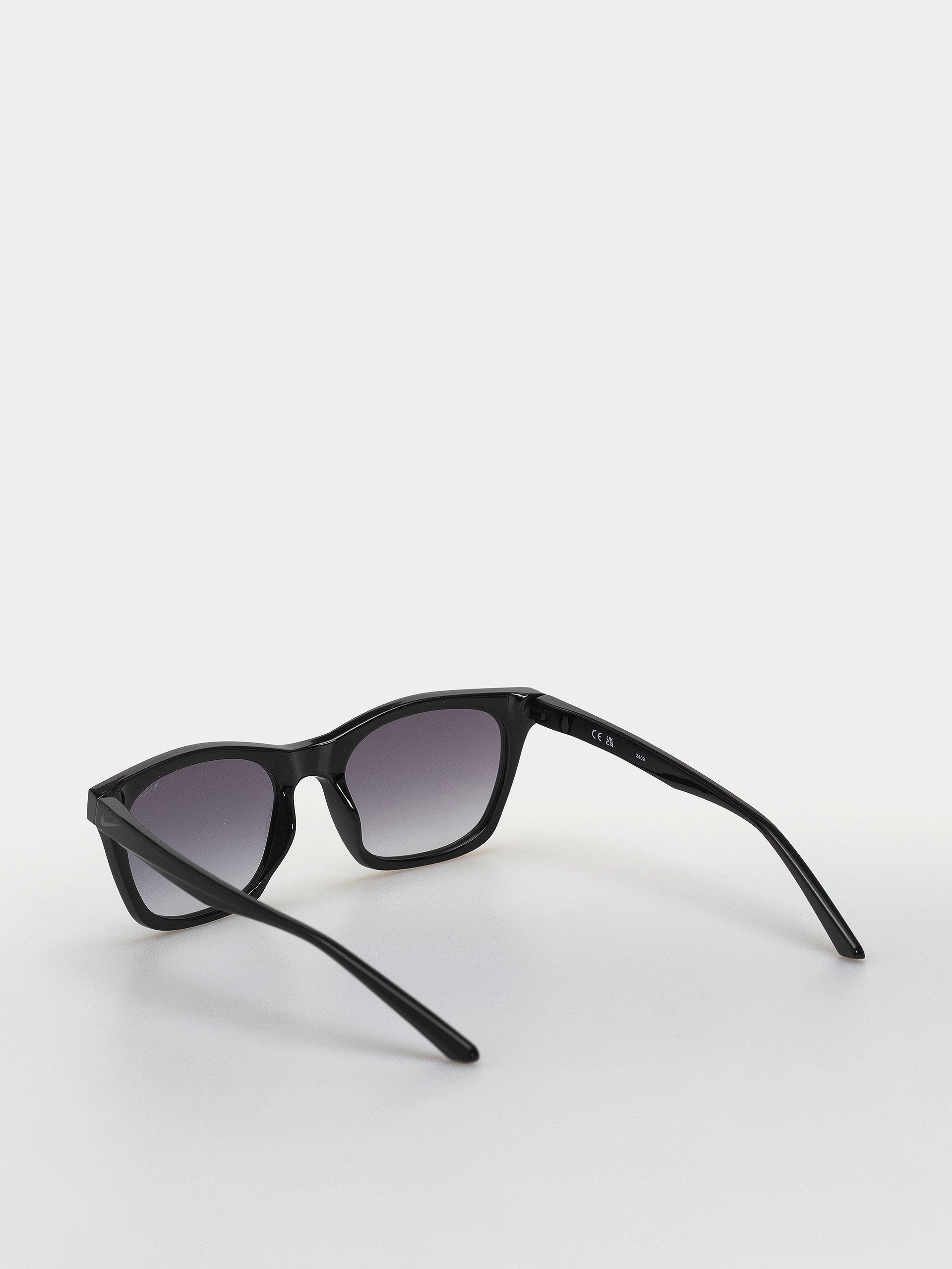 Ochelari de soare Nike Vital Flow (black/smoke gradient)