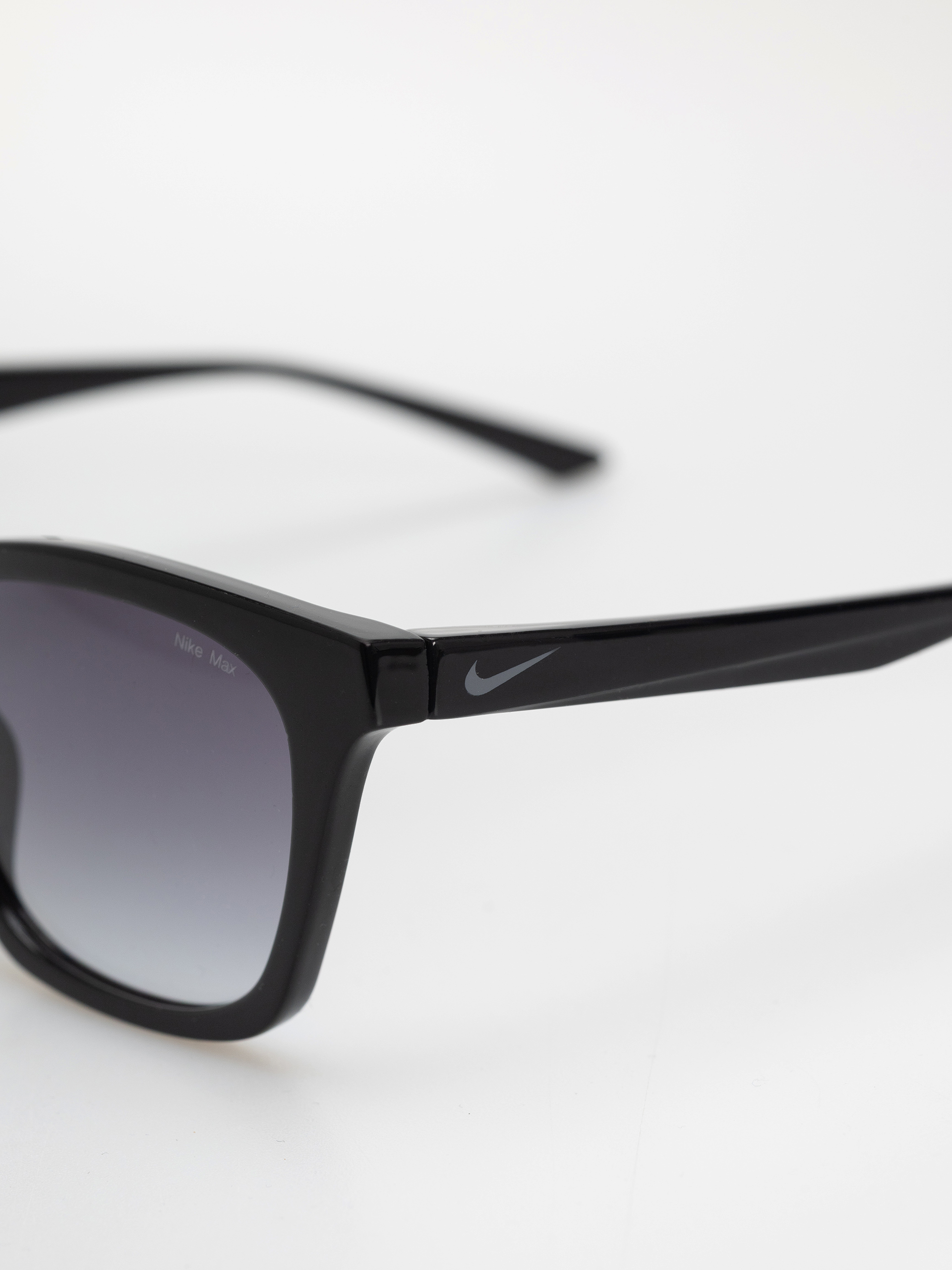 Ochelari de soare Nike Vital Flow (black/smoke gradient)