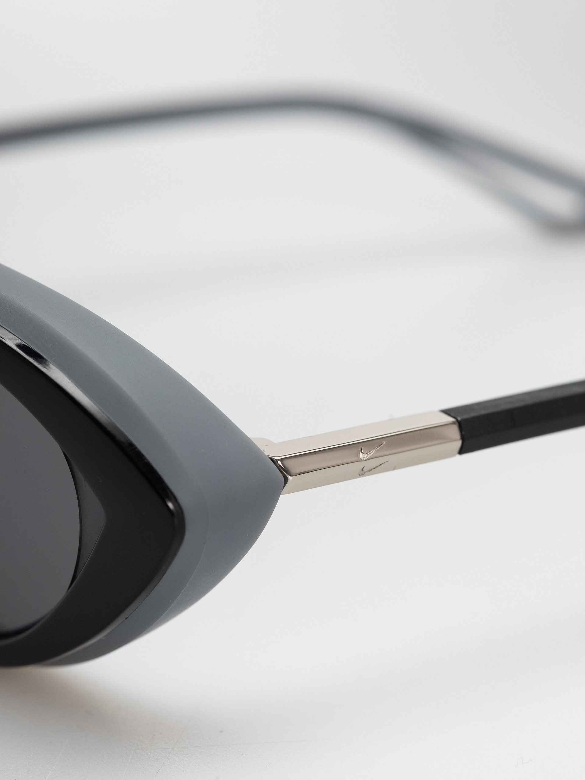 Ochelari de soare Nike Forge Envy (black/grey)