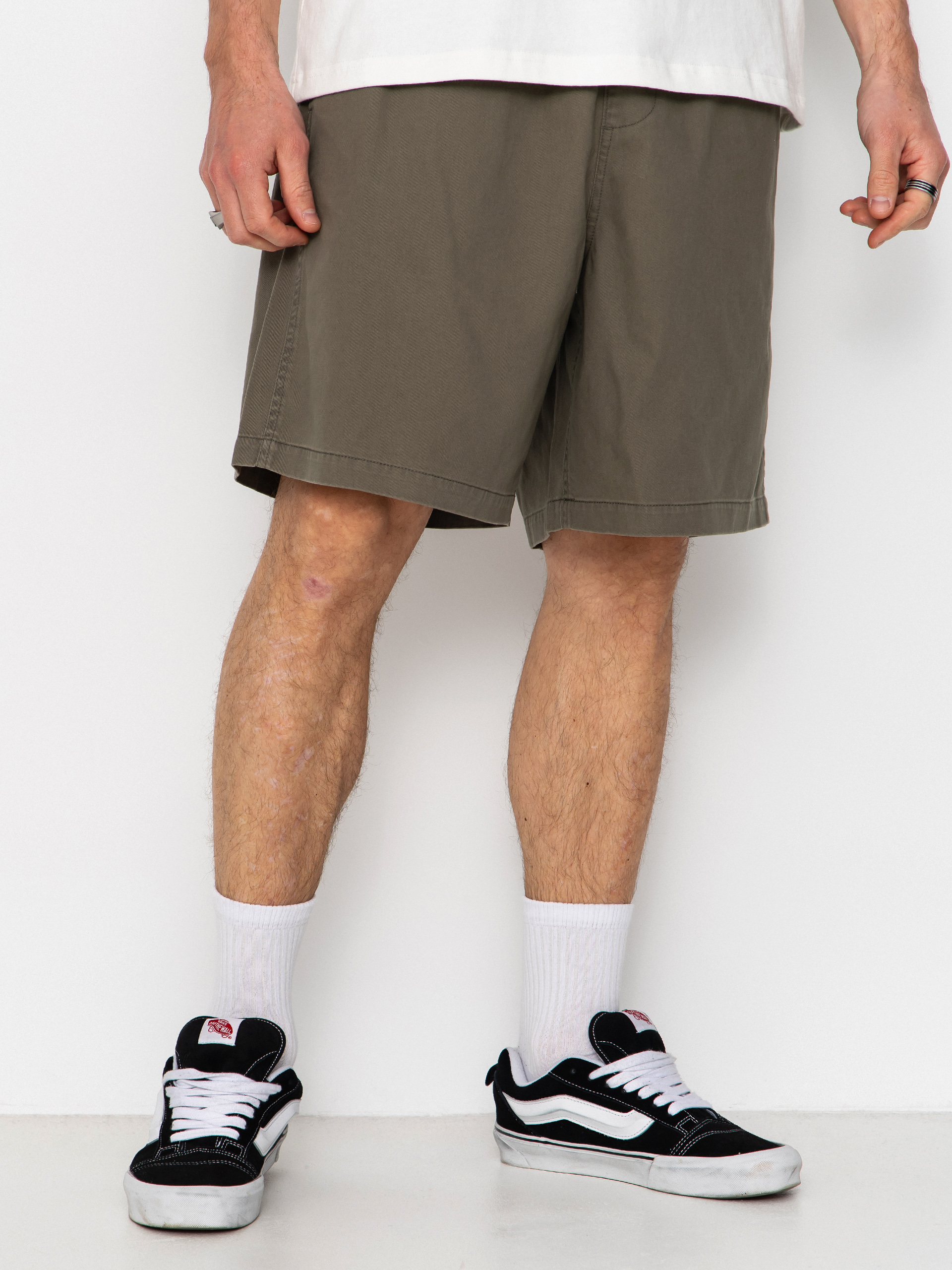 Pantaloni scurți OBEY Theo Easy (smokey olive faded wash)