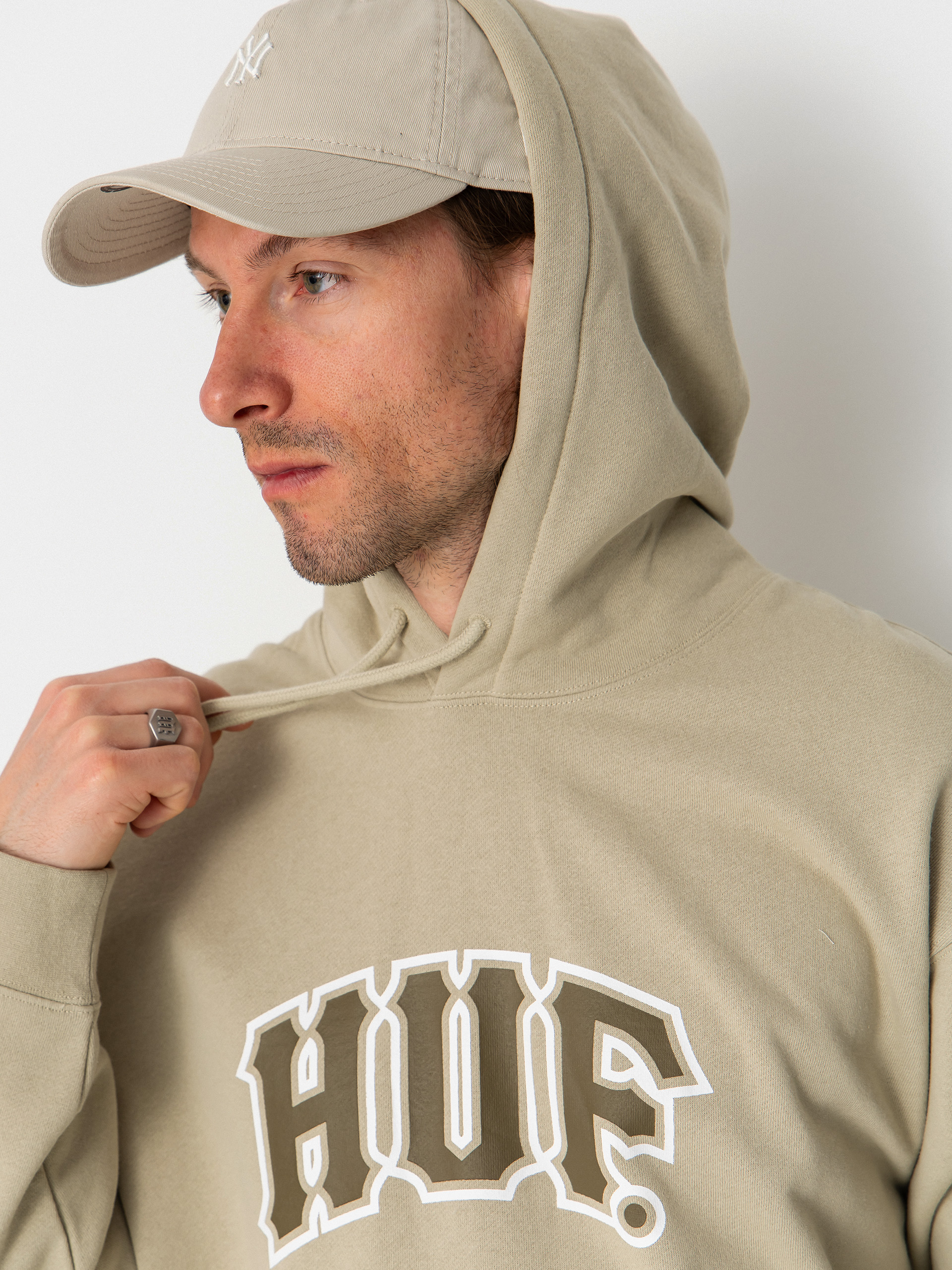 Hanorac cu glugă HUF Classic Arch HD (sand)