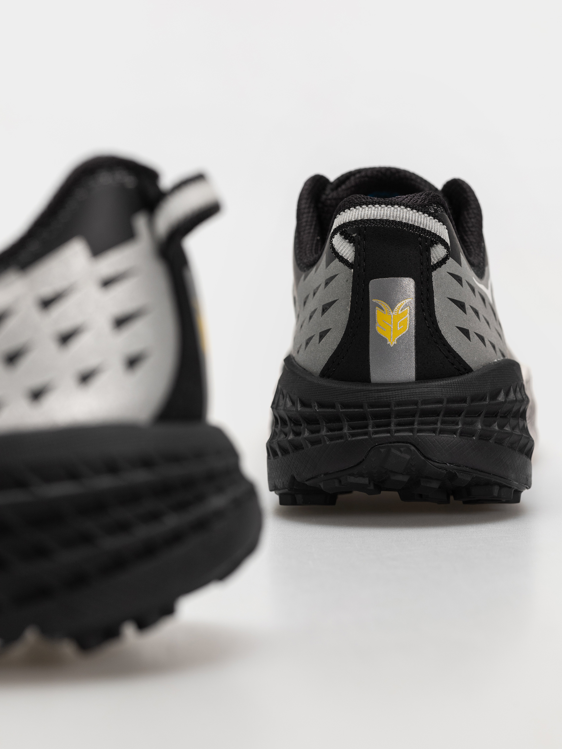 Pantofi Hoka Speedgoat 2 TS (black/stardust)