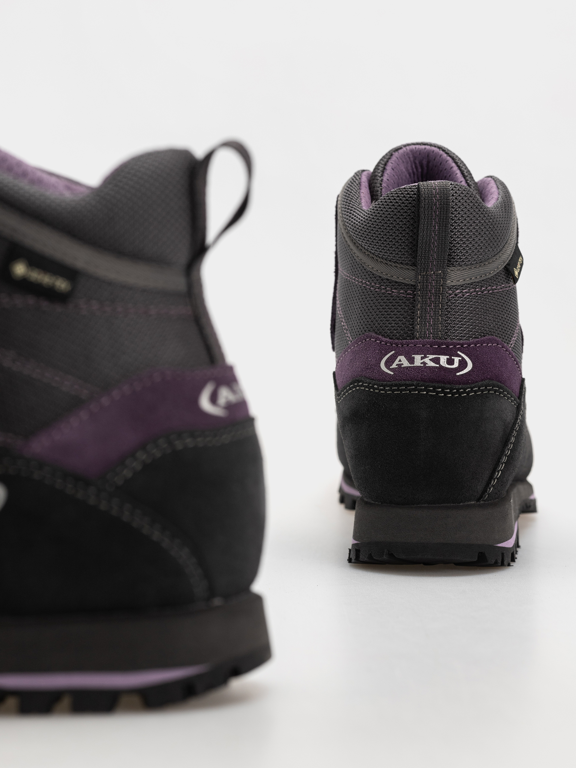 Pantofi AKU Trekker Lite III GTX Wmn (anthracite/violet)