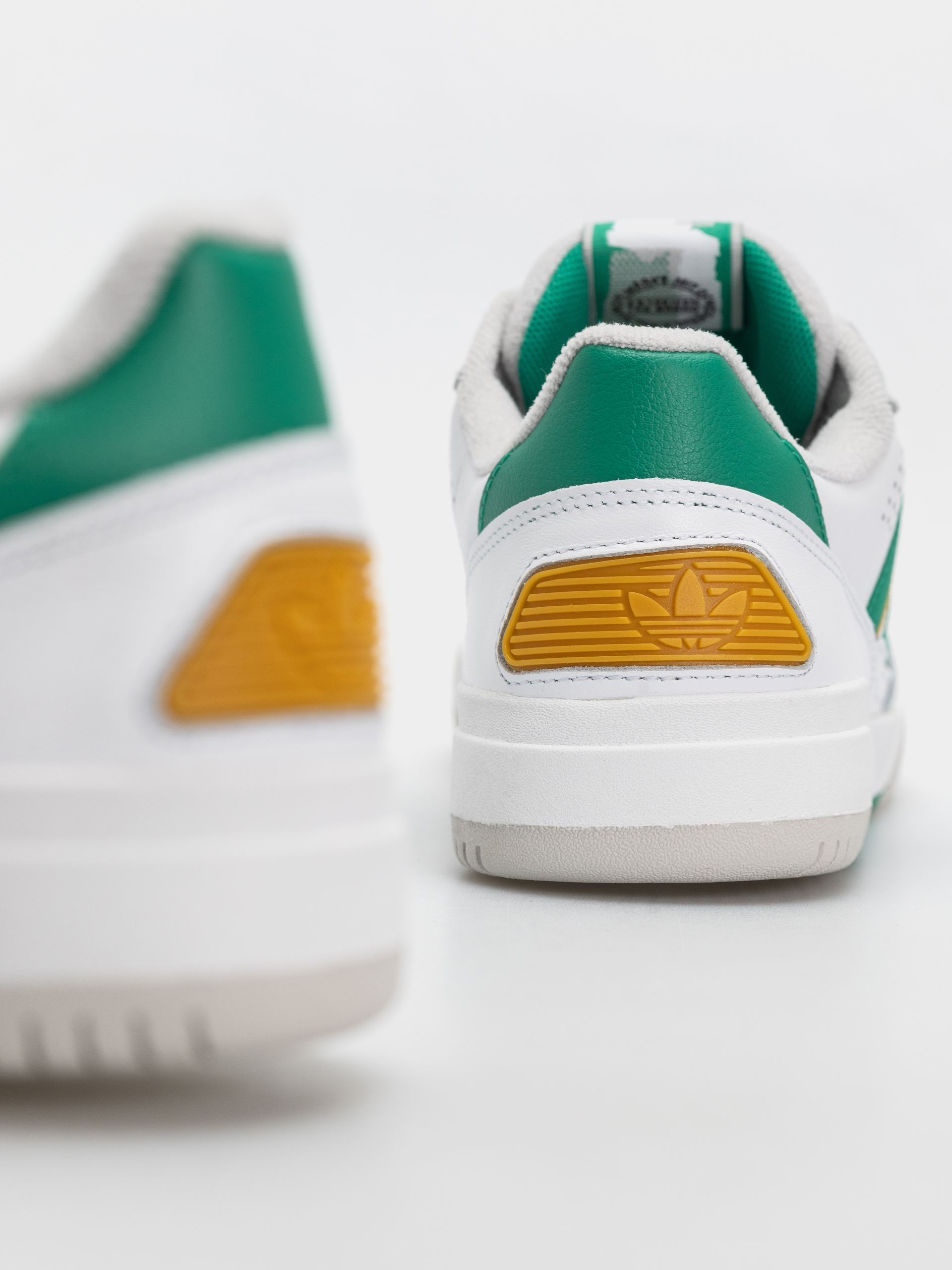 Pantofi adidas Tekkira Cup (ftwwht/cougrn/preyel)
