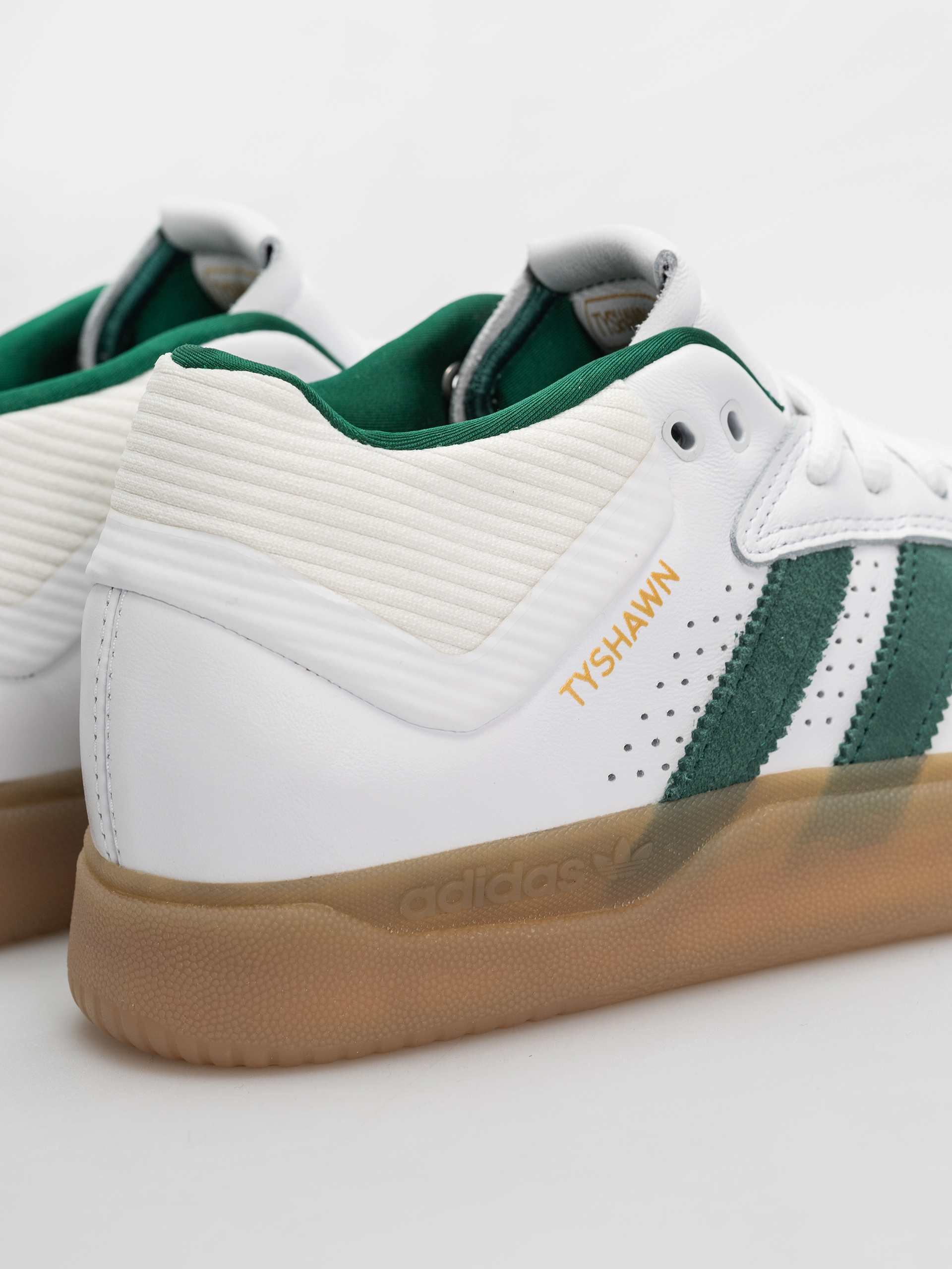 Pantofi adidas Tyshawn (ftwwht/cgreen/gum4)