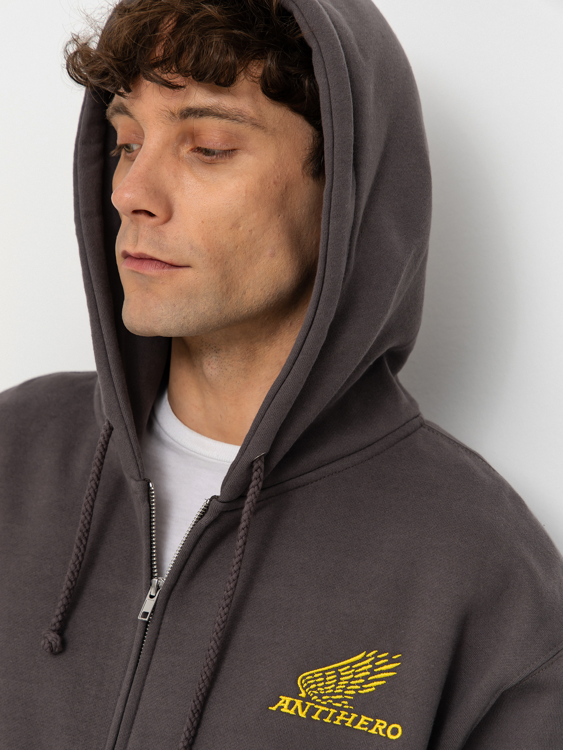 Hanorac cu glugă Antihero Motorized Emb ZHD (charcoal w/yellow embroidery)