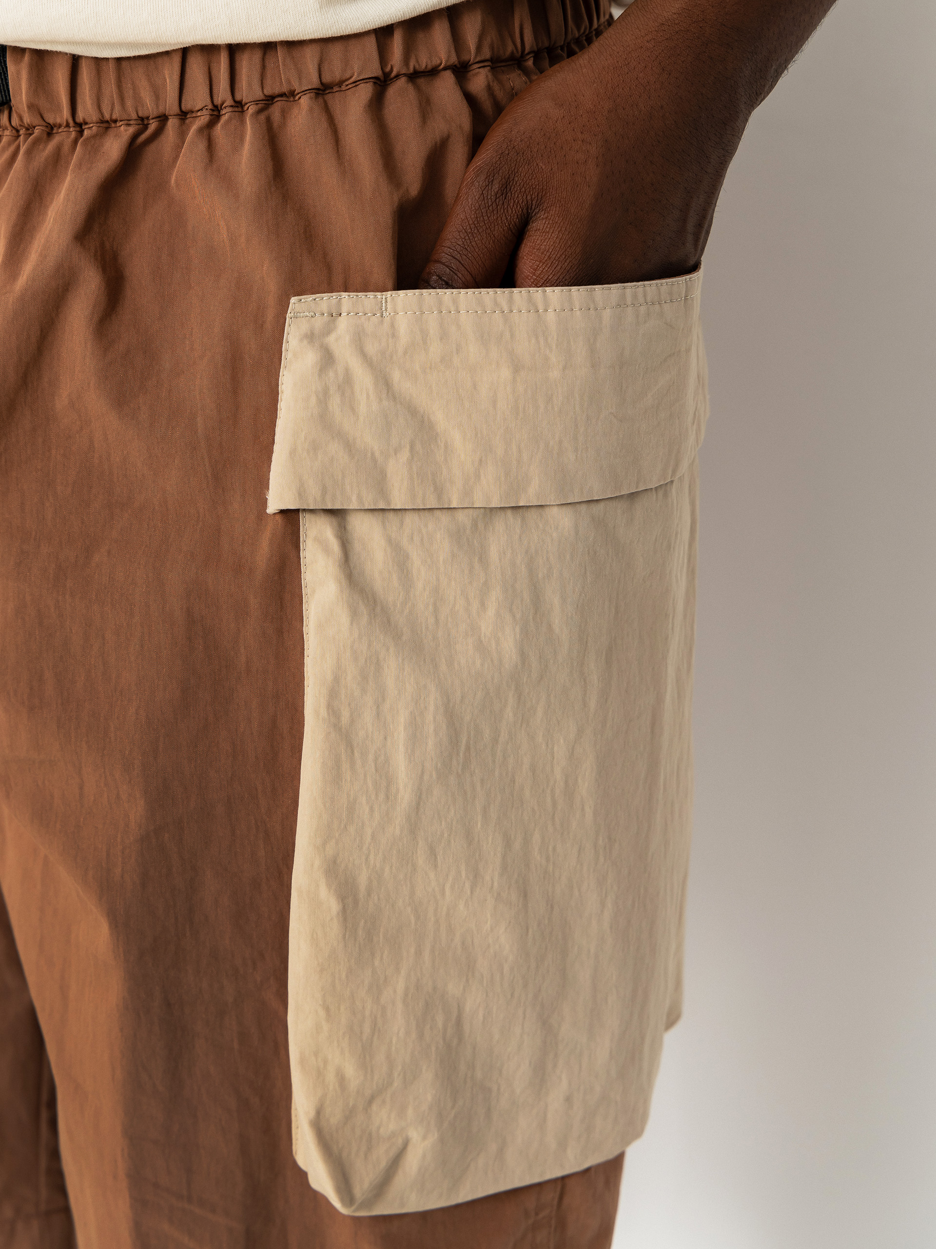 Pantaloni scurți Deus Ex Machina Duck Dive (camel brown)