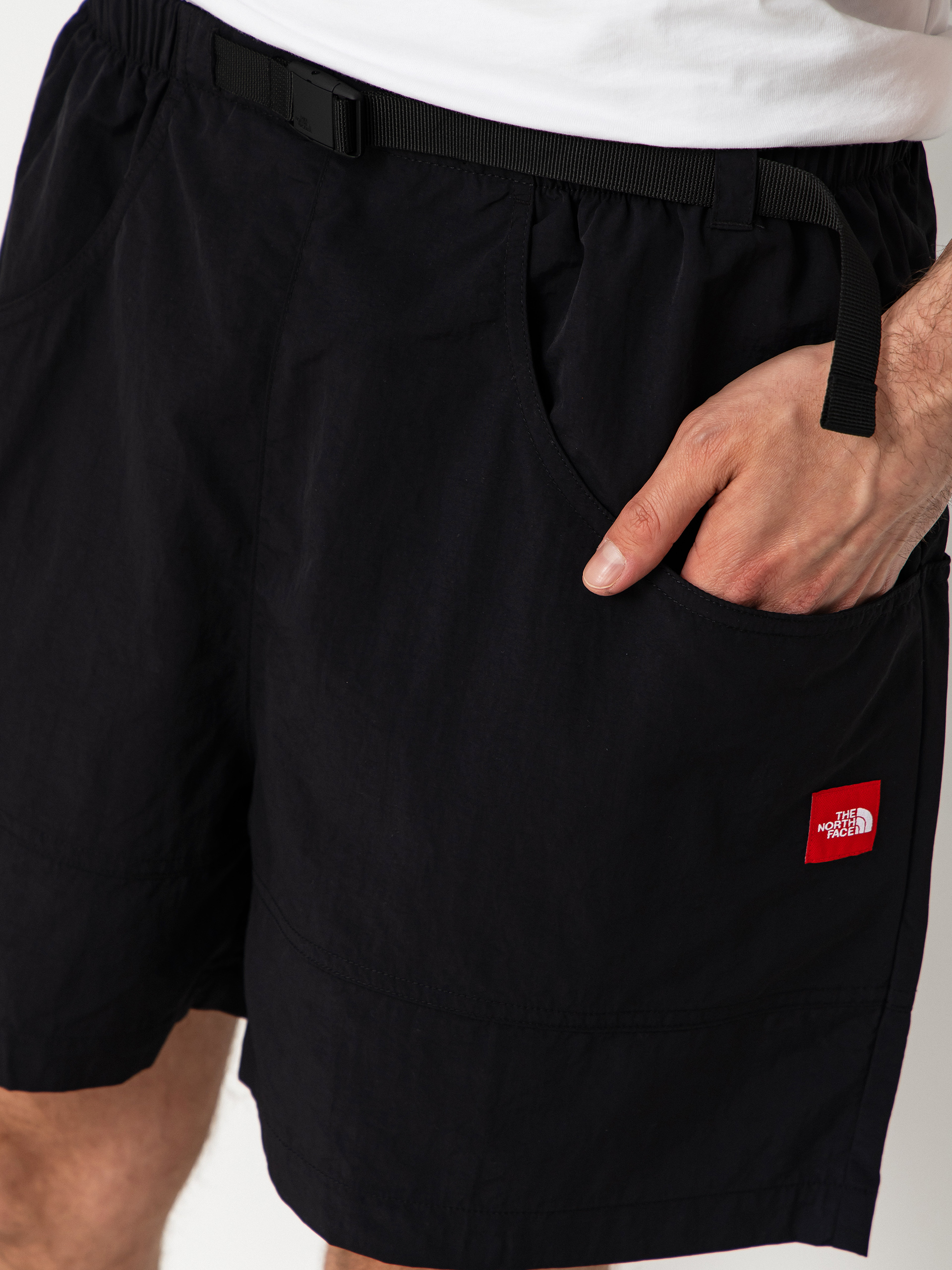 Pantaloni scurți The North Face Tnf Red Box Nylon Belted (tnf black)