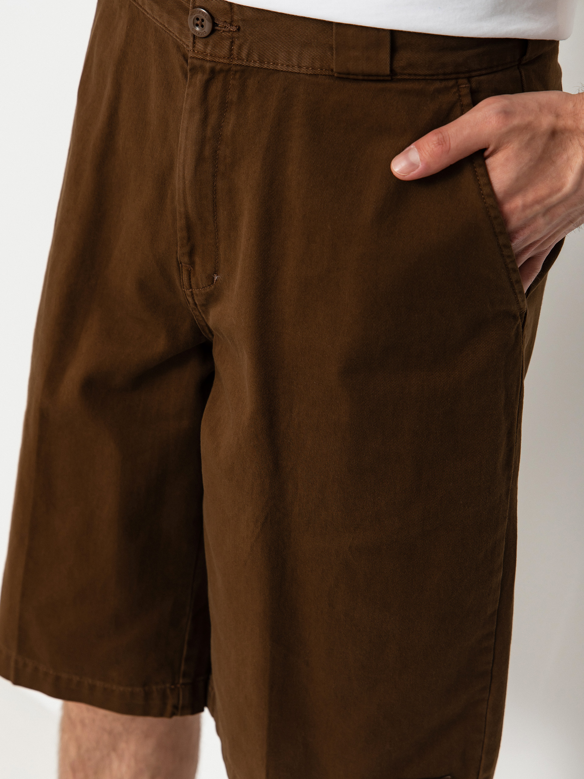 Pantaloni scurți Dickies 247 Garment Dyed 13 Inch (timber brown)