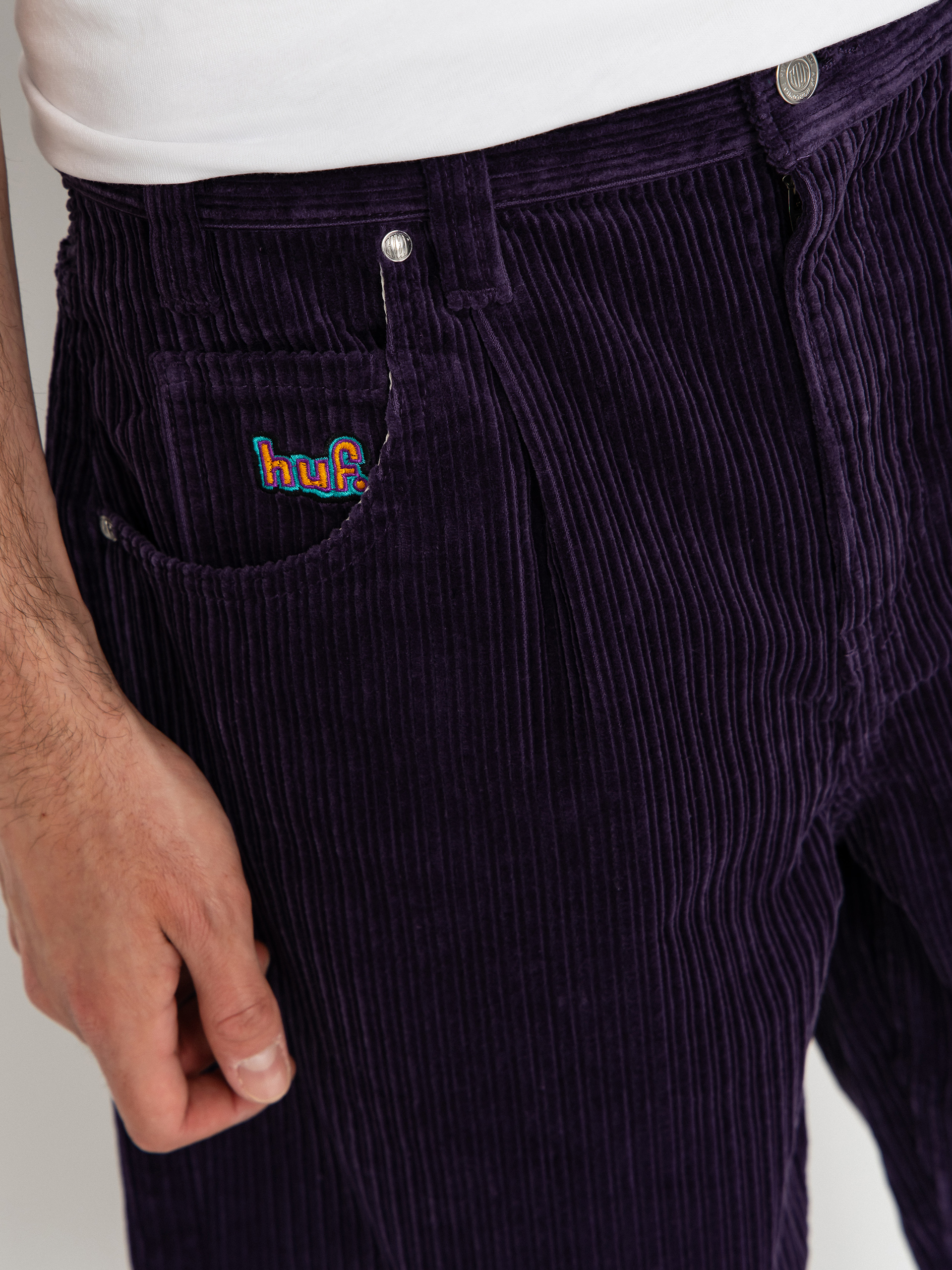 Pantaloni scurți HUF Cromer Corduroy (dark berry)