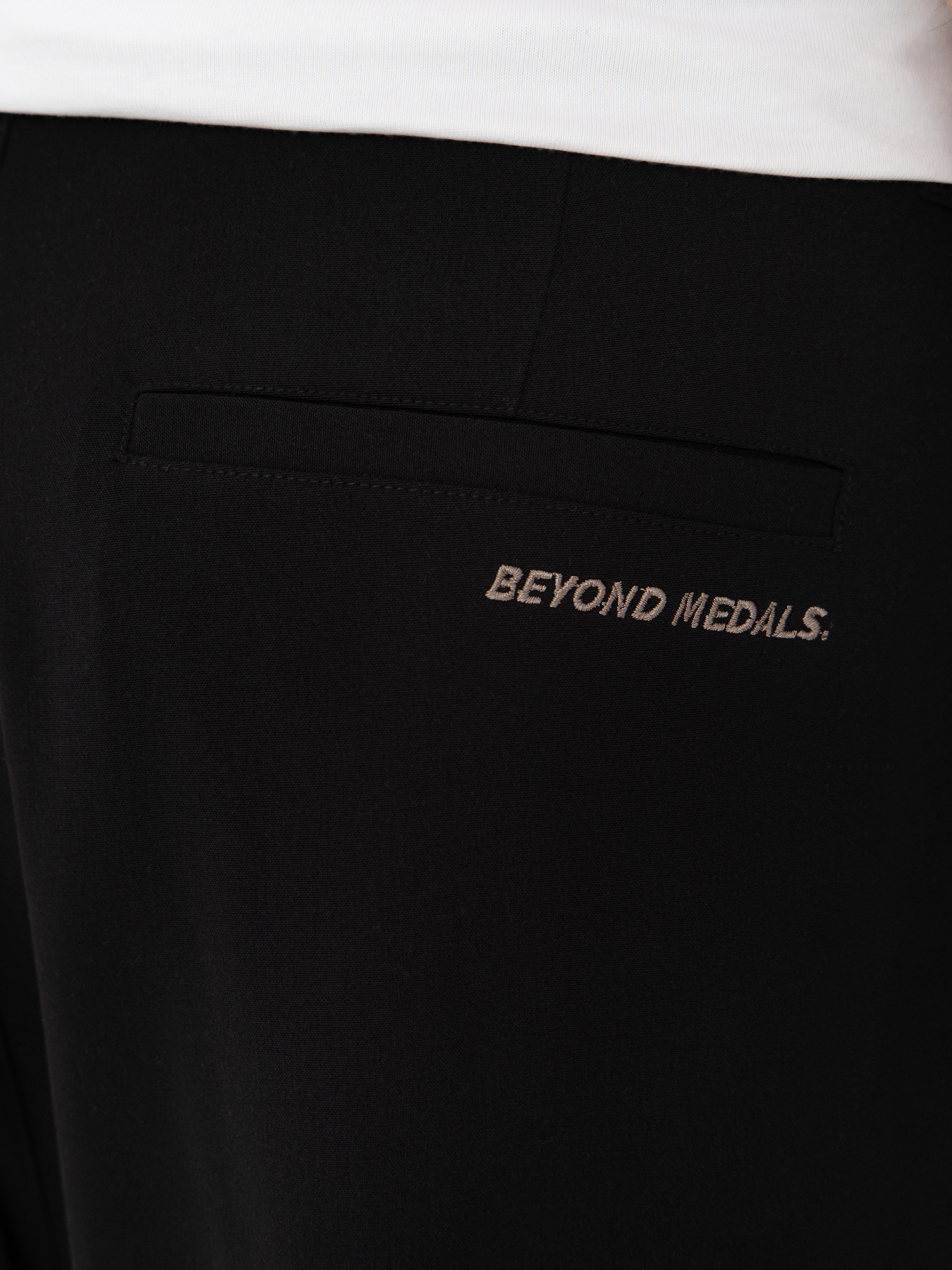 Pantaloni Beyond Medals Suit (black)
