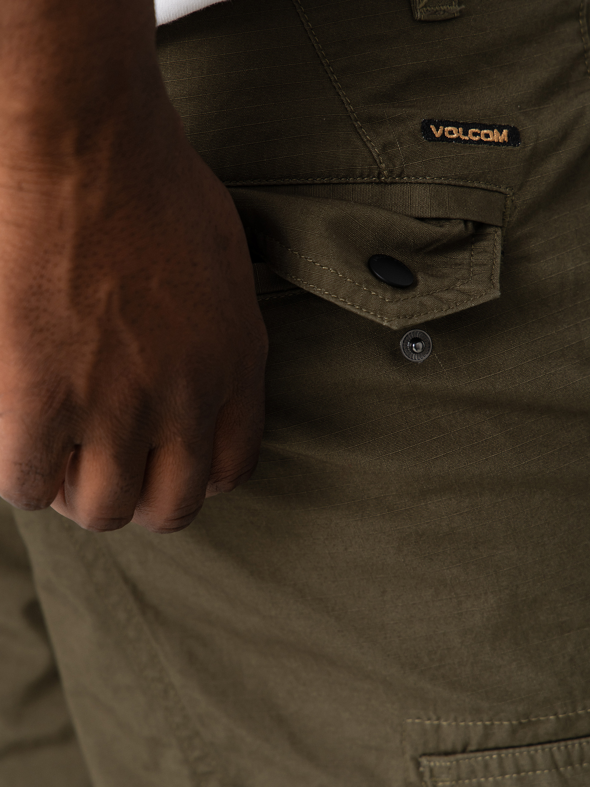 Pantaloni scurți Volcom Strange Tripper Cargo 22 (wintermoss)