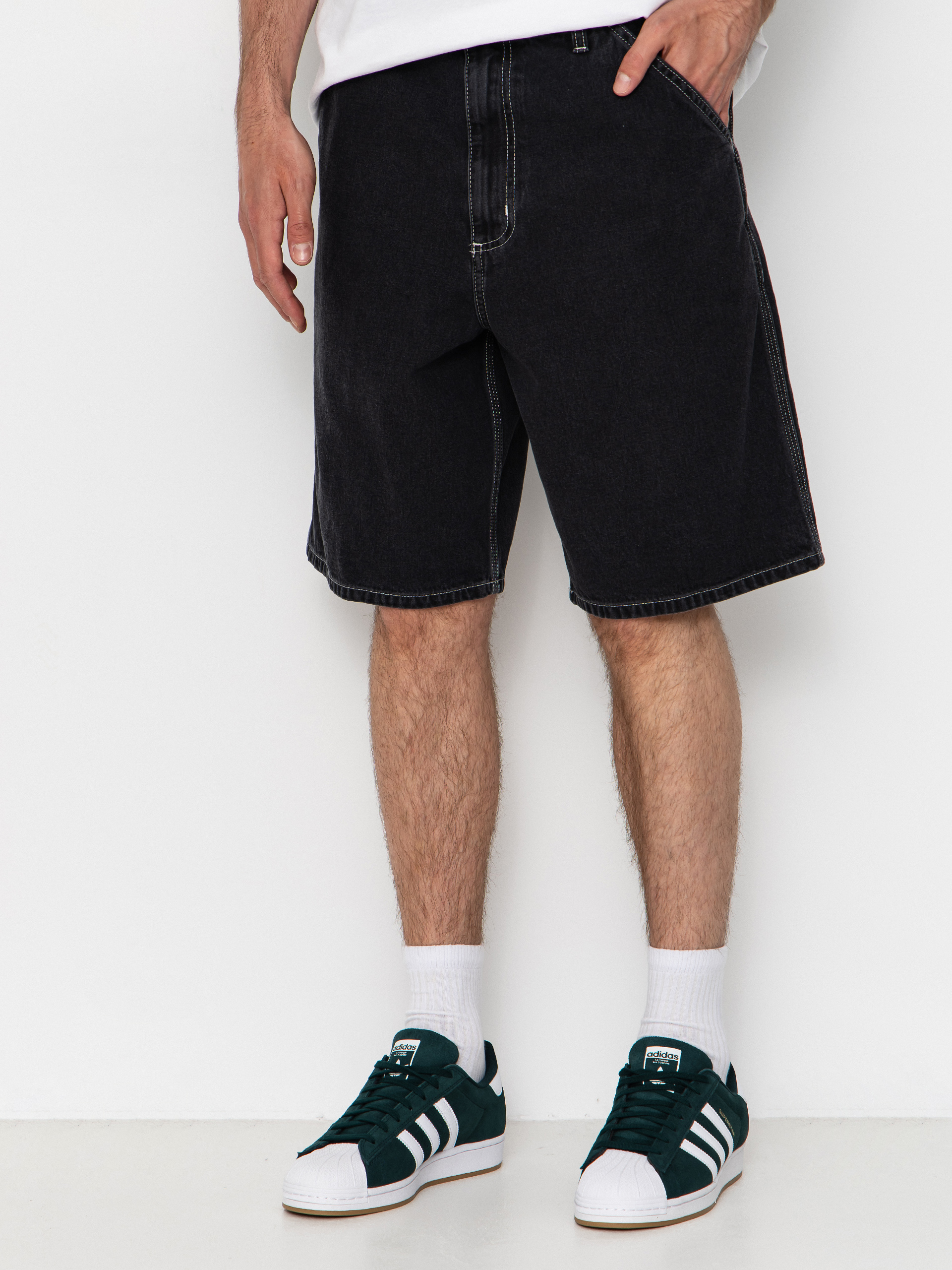 Pantaloni scurți Carhartt WIP Simple (black heavy stone wash)