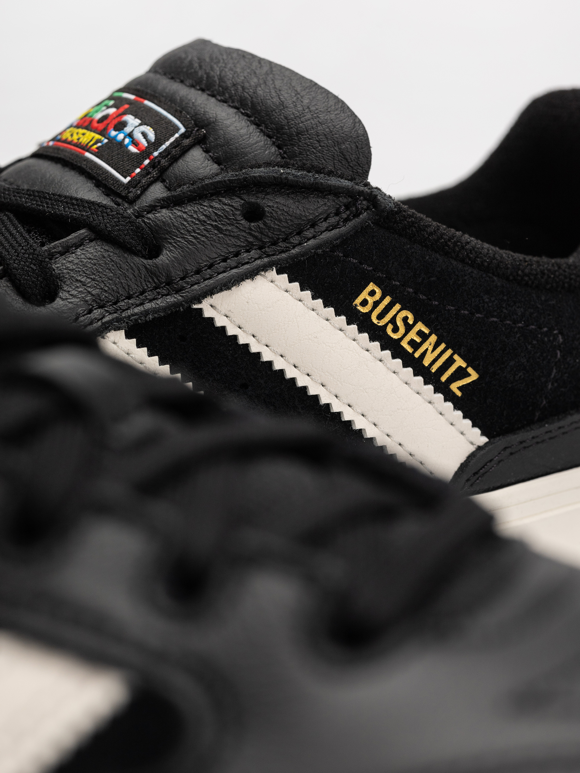 Pantofi adidas Busenitz Vulc II (cblack/cwhite/goldmt)