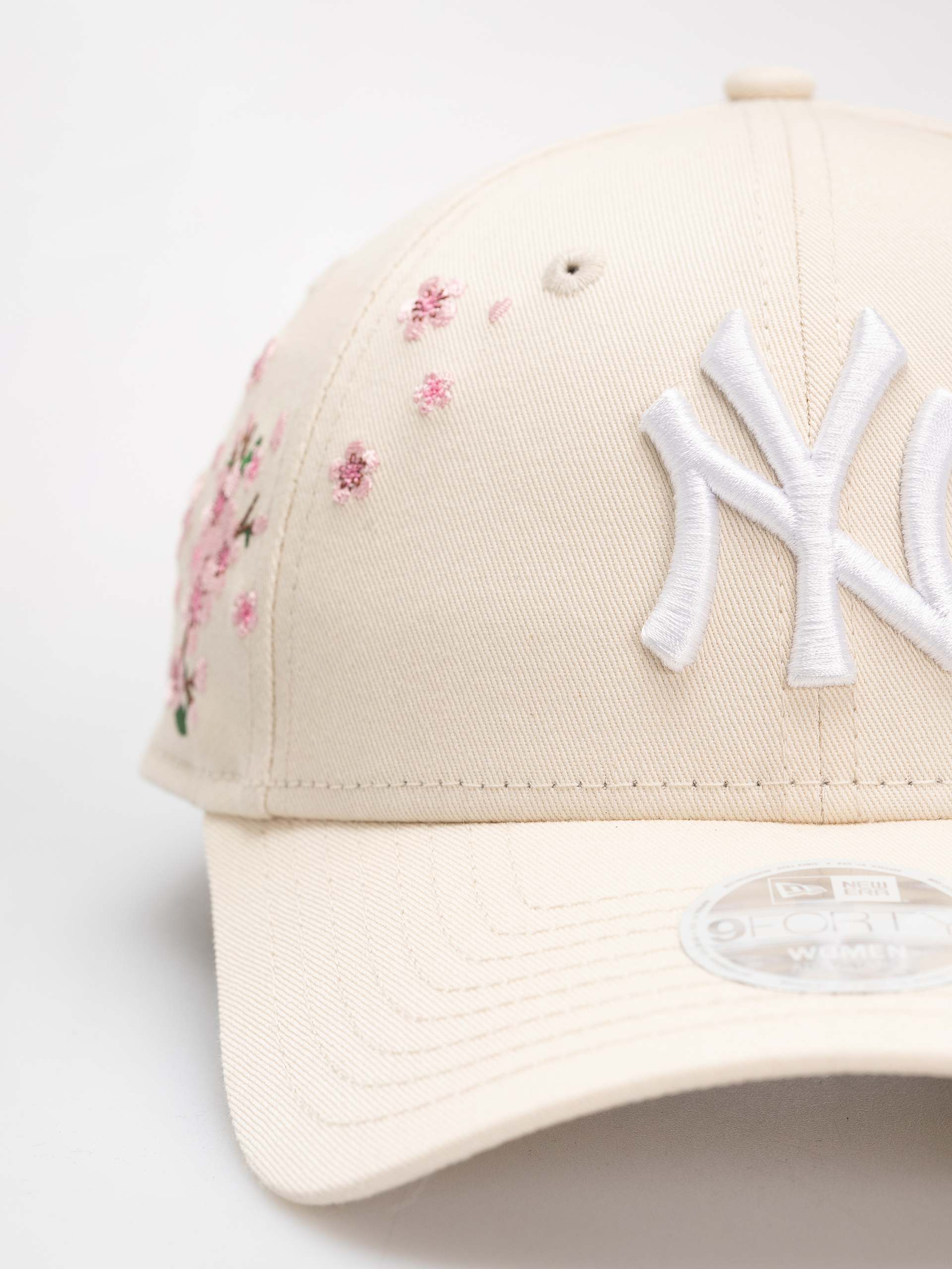 Șapcă New Era Floral Icon 9Forty New York Yankees Wmn (light cream)