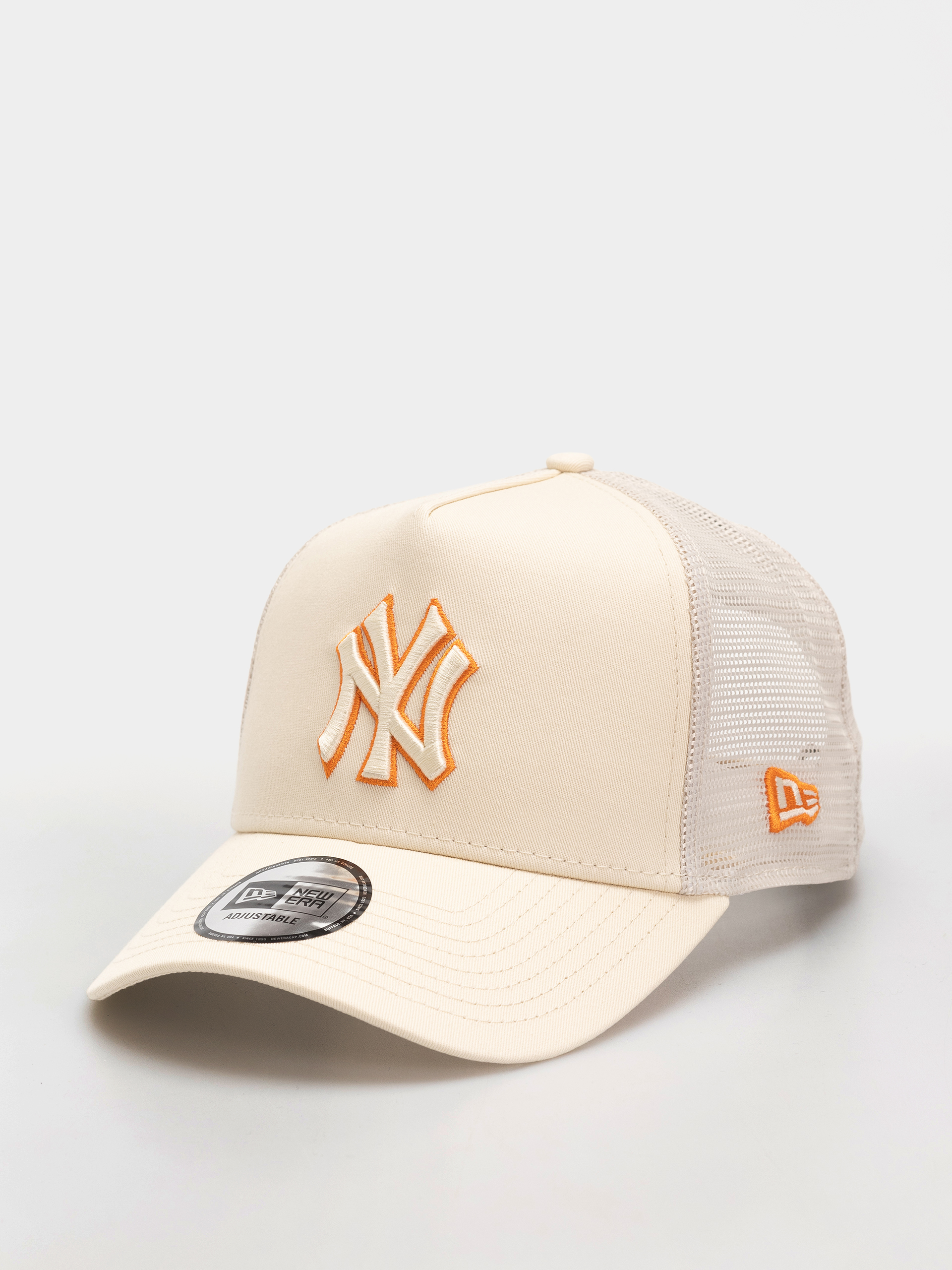 Șapcă New Era Outline Trucker New York Yankees (light cream)